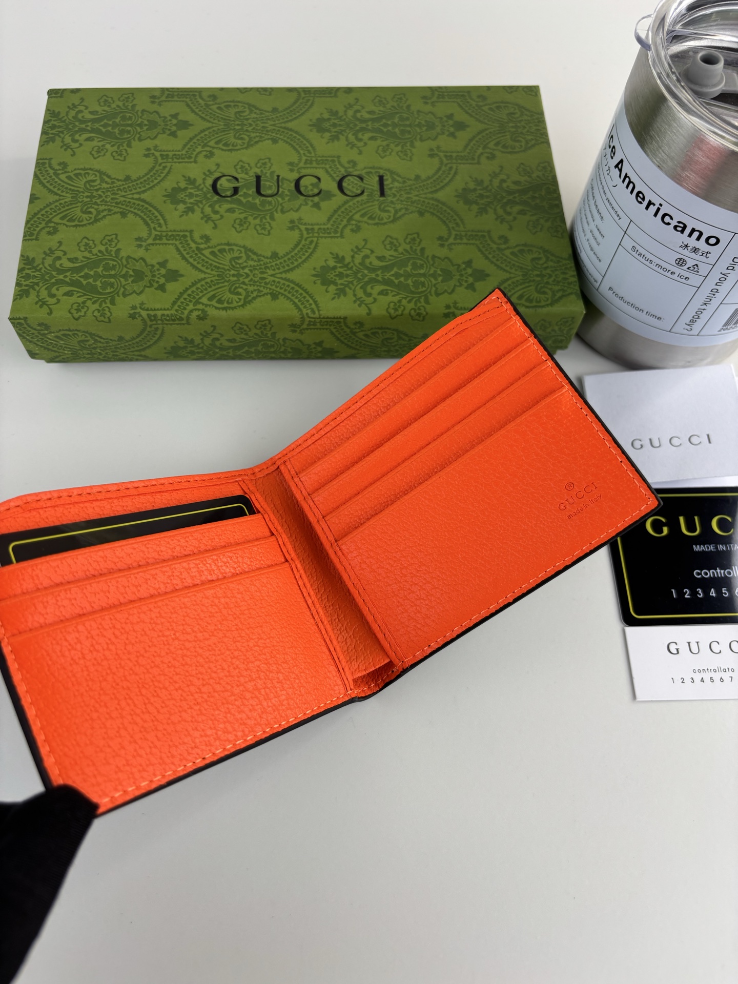 GUCCl GG Marmont 短式皮夹 - 橙色Gマークの黒い猪皮仕様