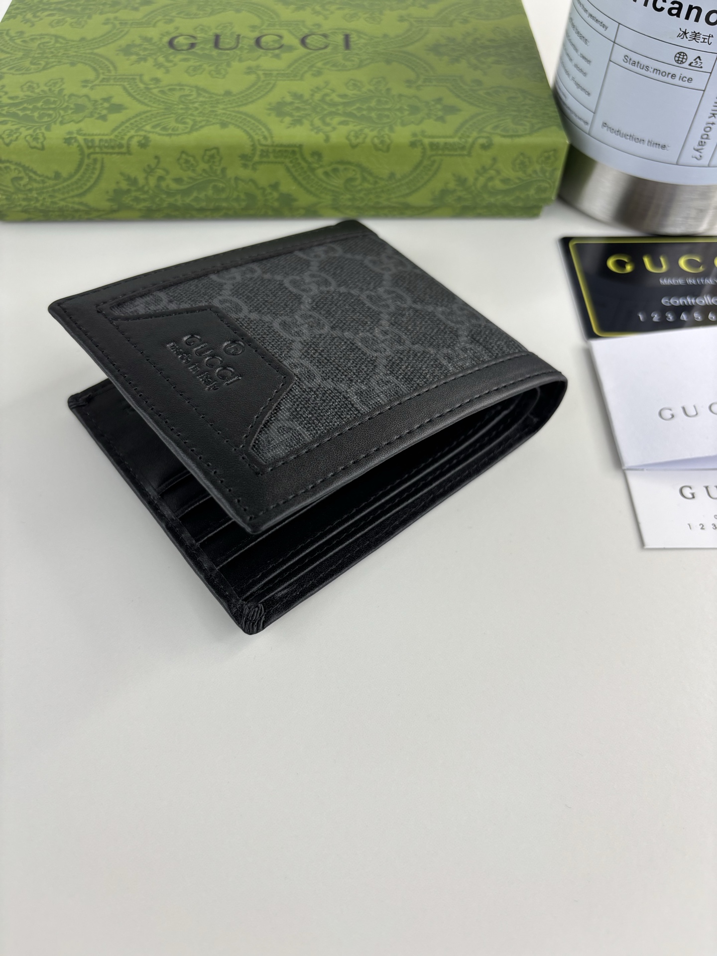 GUCCl 男款短夹钱包 ブラックPVC素材・スタイリッシュなデザイン