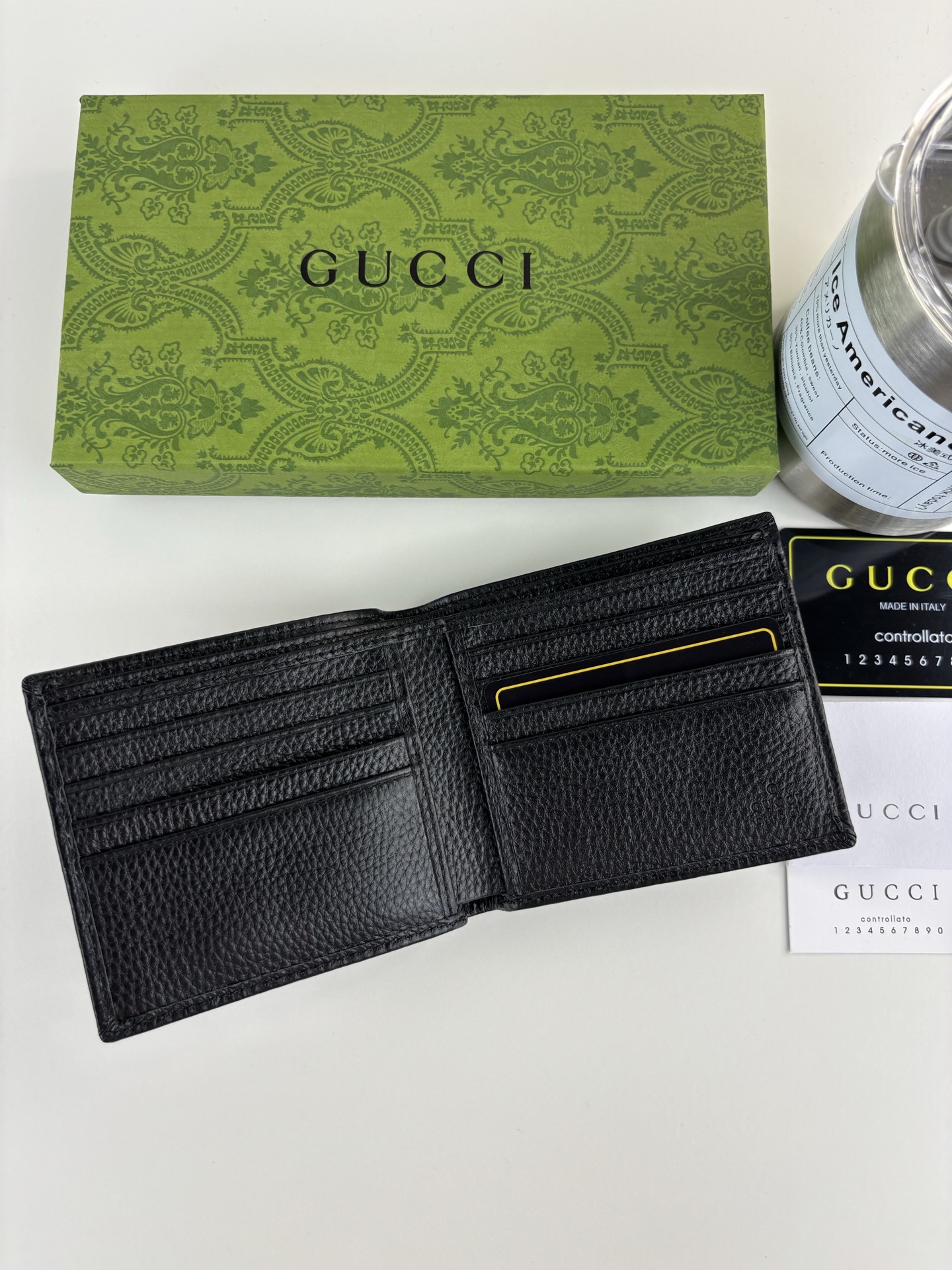 GUCCl GG Emblemシリーズ 超柔软荔纹 ブラック 財布