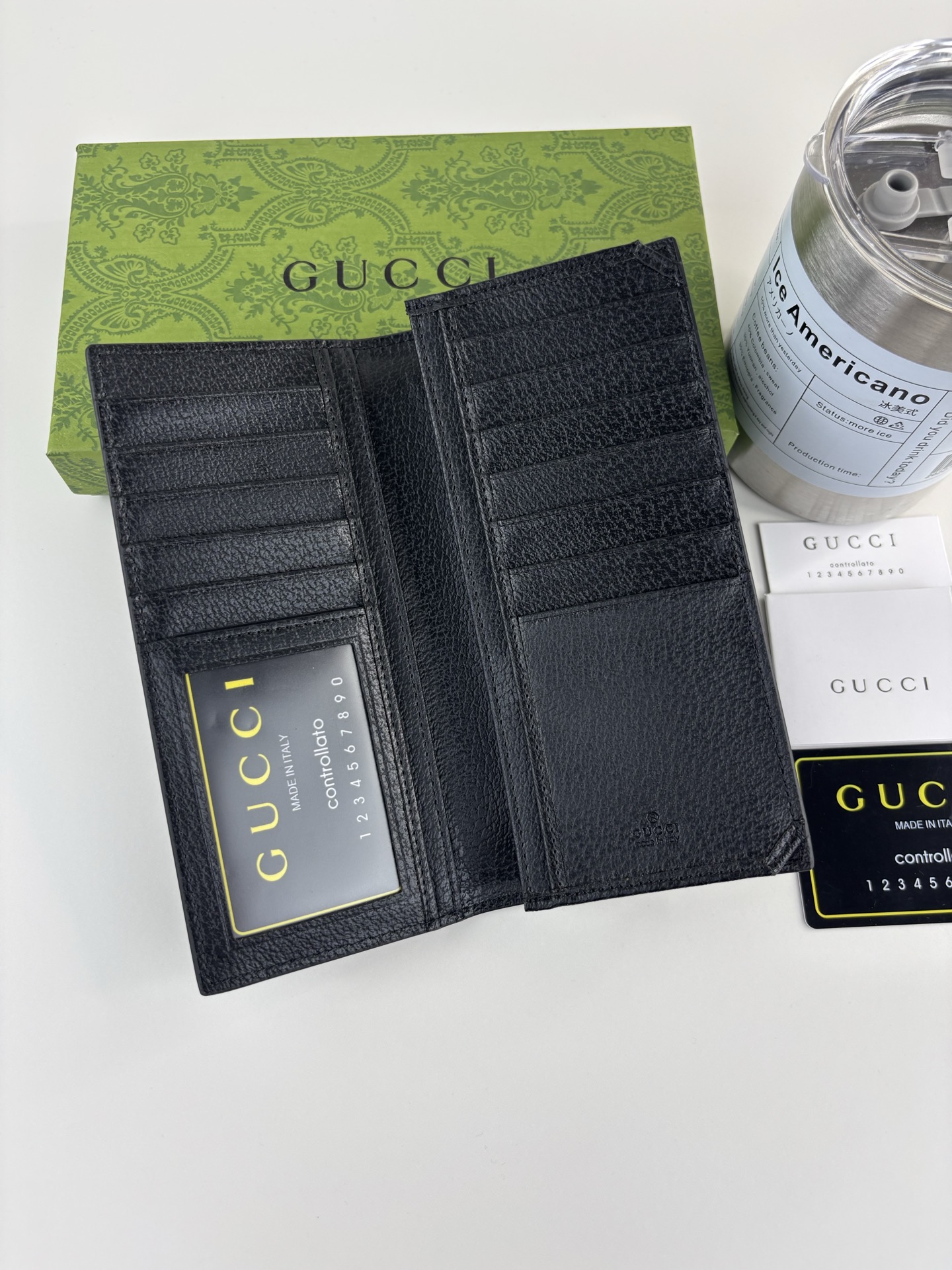 GUCCl アニマリエ長皮財布 - 高級猪革と古銅蜜蜂ロゴ