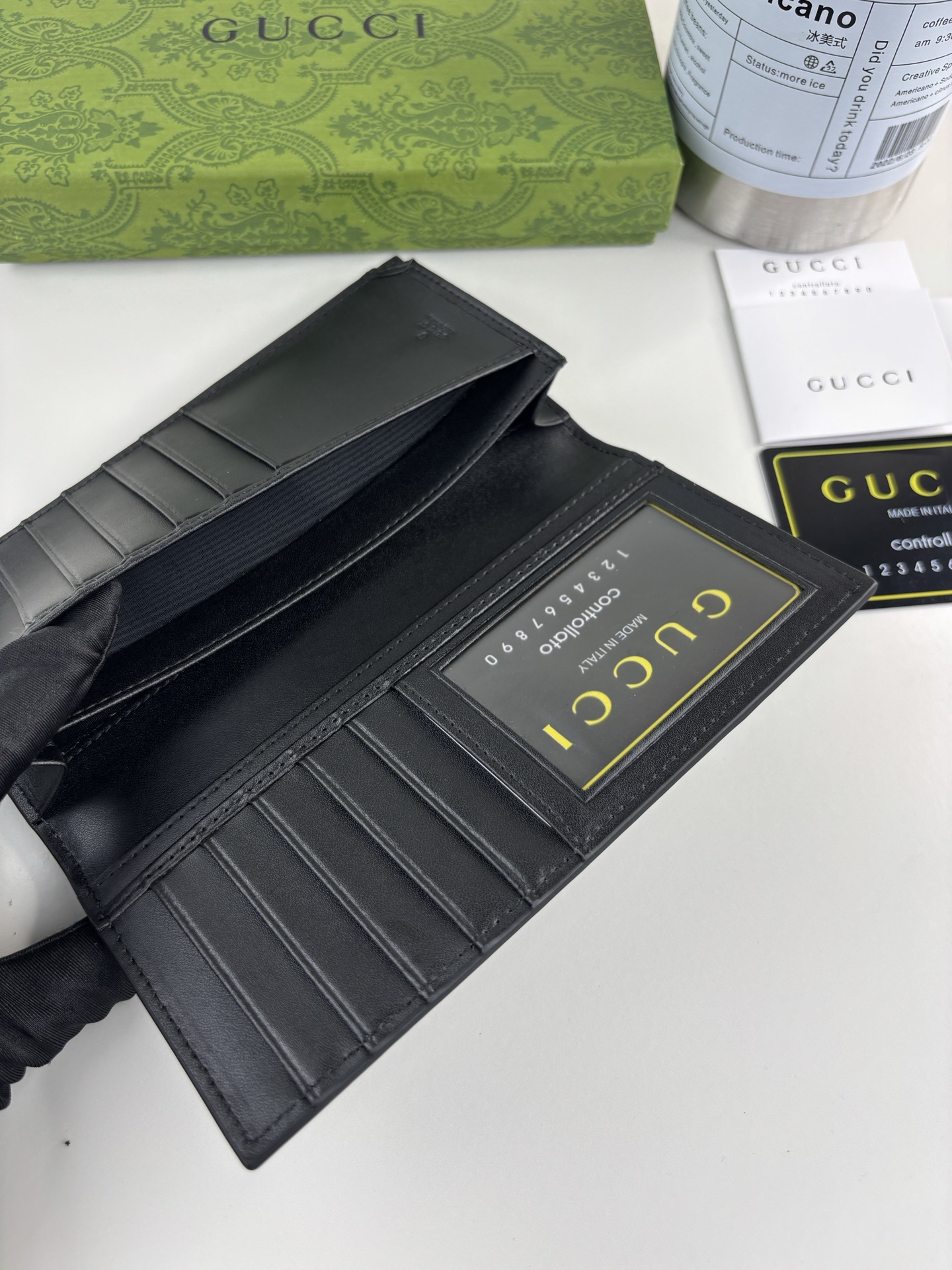 GUCCl 新款男士长夹钱包，实物实拍！原版牛皮～采用热压精致印花，触感厚实，时尚大方，低调奢华。 款号:   尺寸: 
