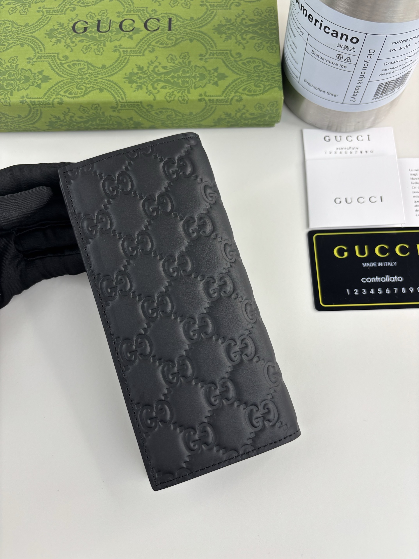 GUCCl 新款男士长夹钱包，实物实拍！原版牛皮～采用热压精致印花，触感厚实，时尚大方，低调奢华。 款号:   尺寸: 