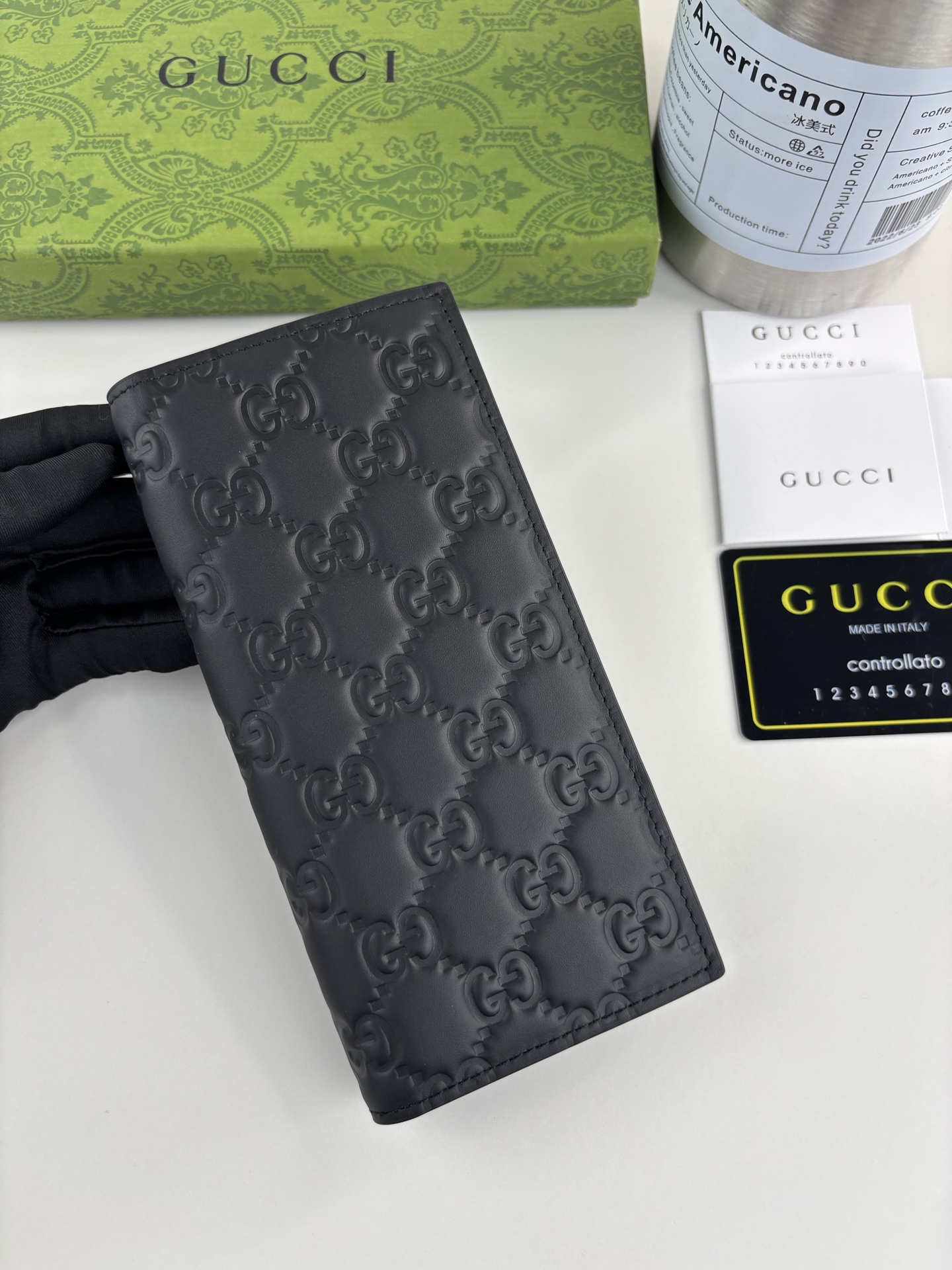 GUCCl 新款男士长夹钱包，实物实拍！原版牛皮～采用热压精致印花，触感厚实，时尚大方，低调奢华。 款号:   尺寸: 