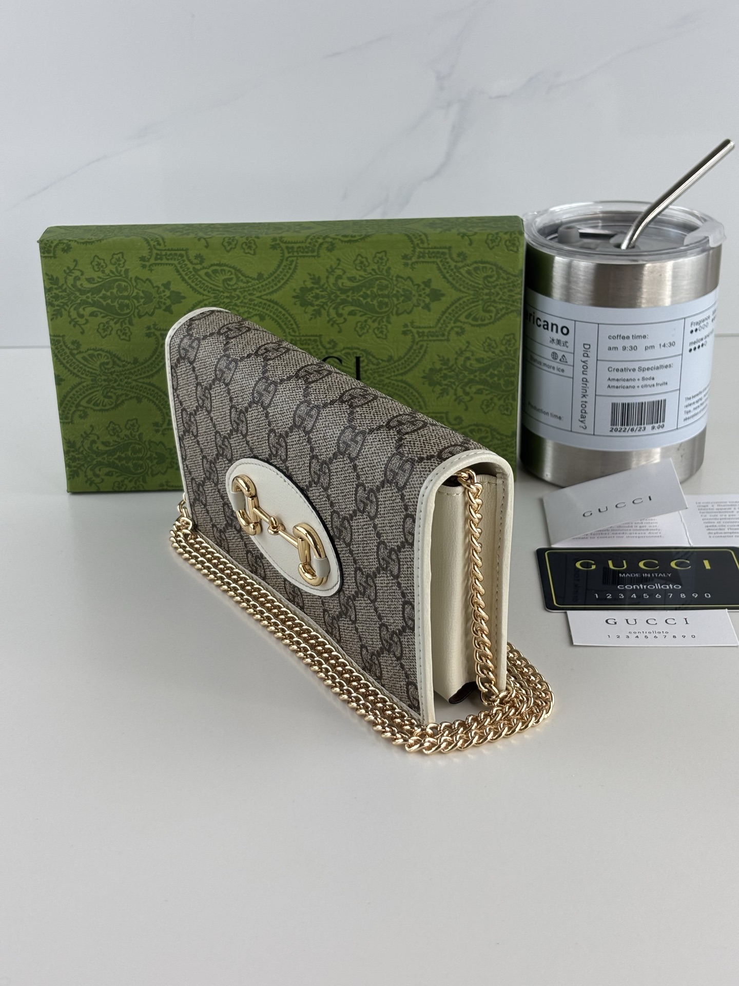 Gucci 1955マ衔扣カードケース GG Supremeとレザーの高級デザイン