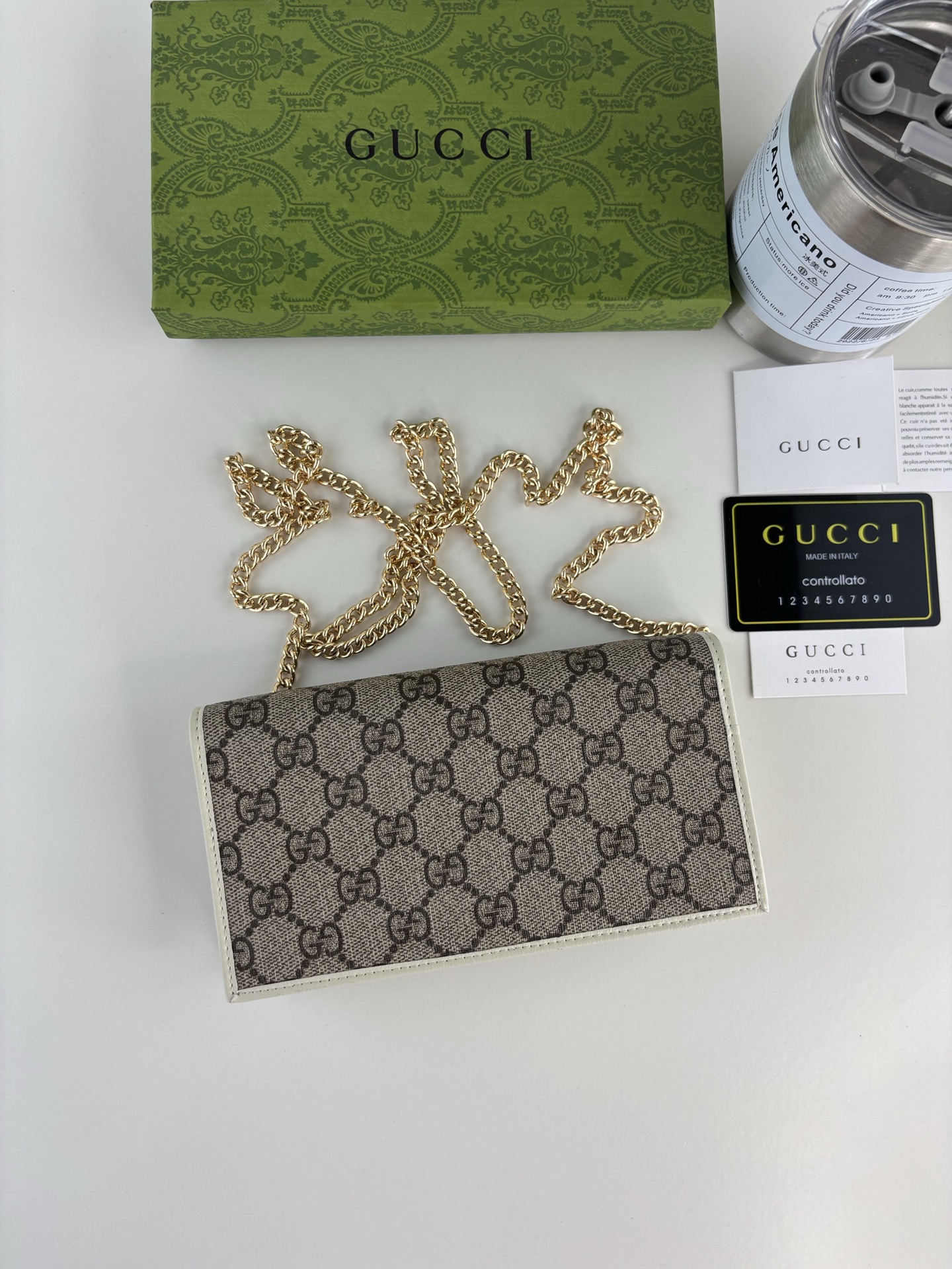 Gucci 1955マ衔扣カードケース GG Supremeとレザーの高級デザイン