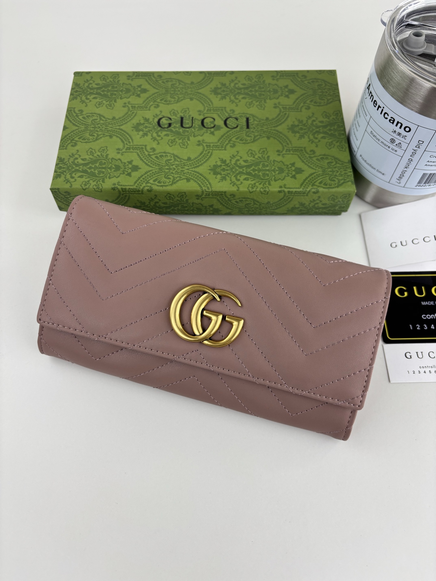 GUCCI GG Marmont 長款皮夹 - 織り革と金属パーツの贅沢