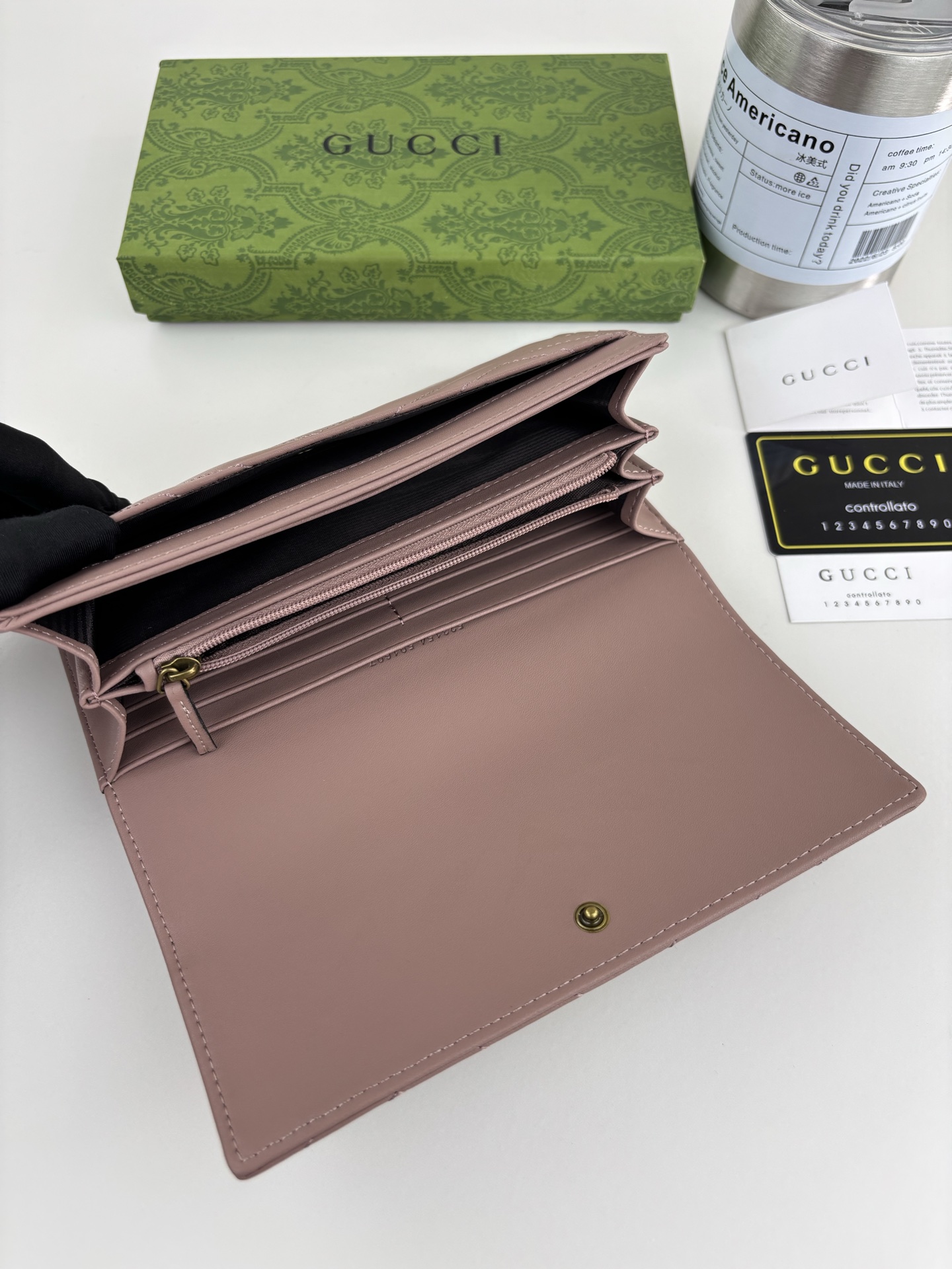 GUCCI GG Marmont 長款皮夹 - 織り革と金属パーツの贅沢