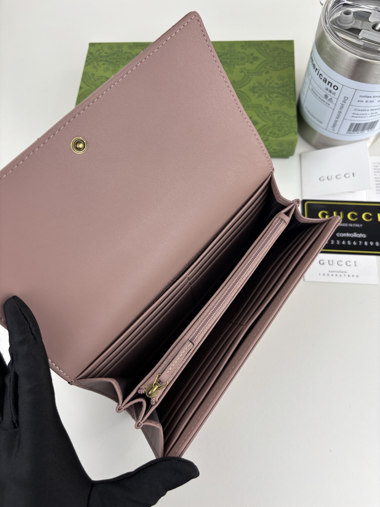 GUCCI GG Marmont 長款皮夹 - 織り革と金属パーツの贅沢