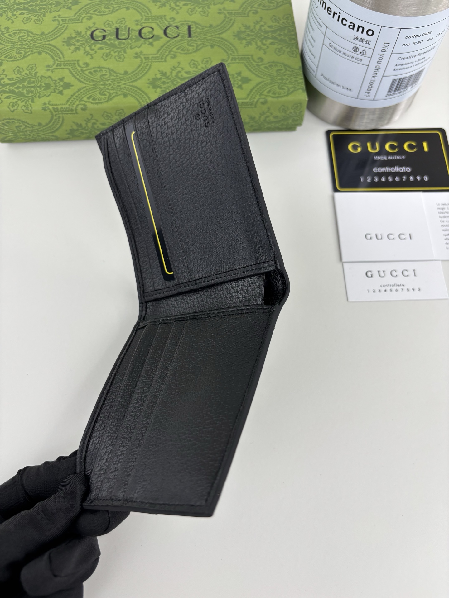 GUCCI Ophidiaシリーズ 短式財布 GG Supremeレザー製
