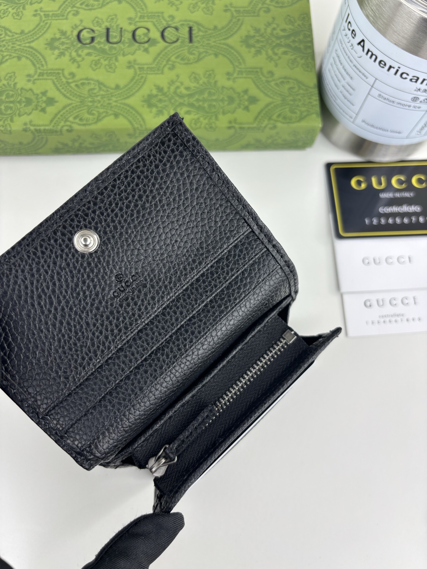 GUCCl 夏季新款，小型双G金属装饰，加深了隐蔽的标志感性的G gg玛蒙卡盒，与原有颜色组合搭配独特的变形，重新推出标