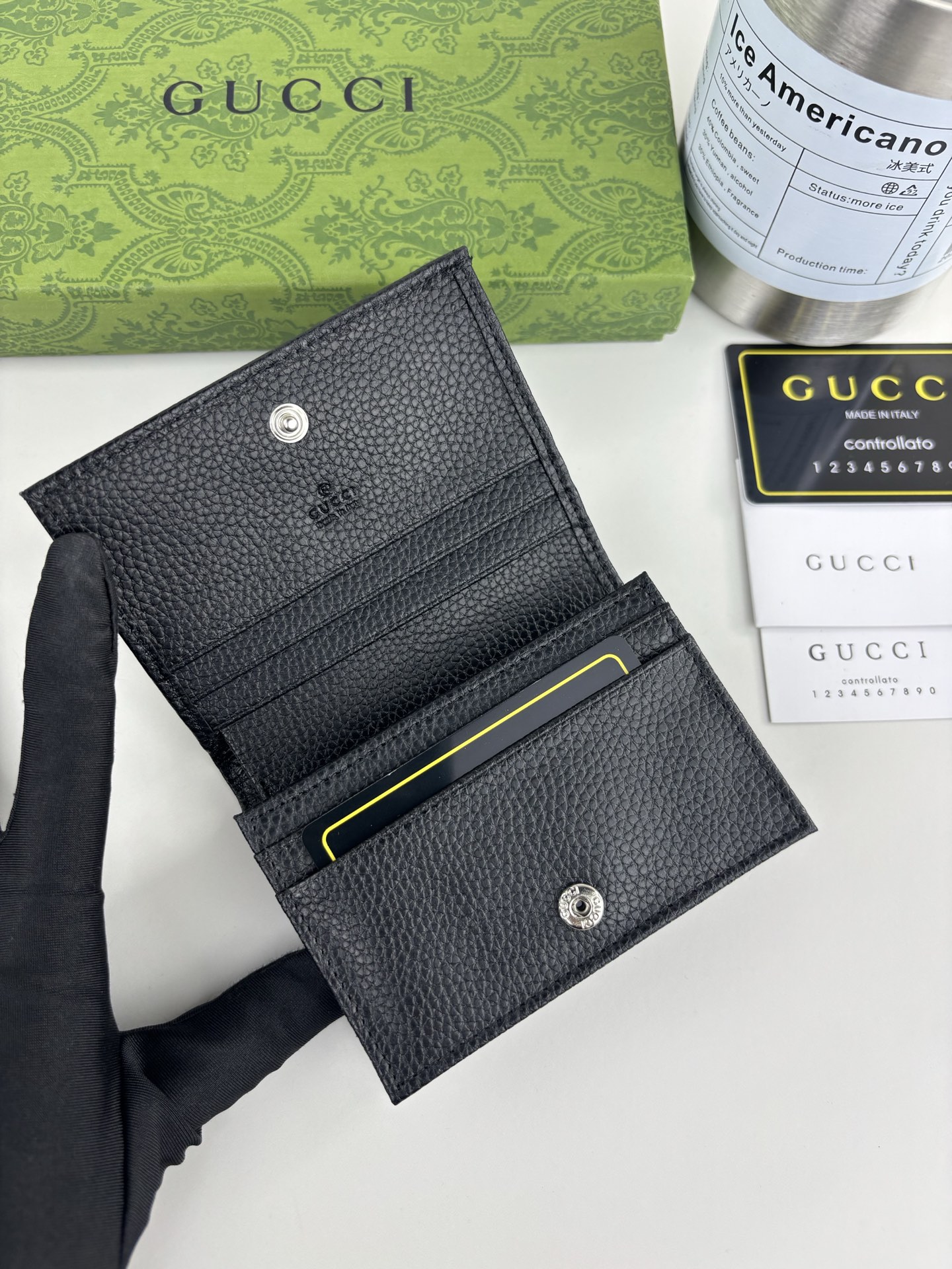 GUCCl 夏季新款，小型双G金属装饰，加深了隐蔽的标志感性的G gg玛蒙卡盒，与原有颜色组合搭配独特的变形，重新推出标