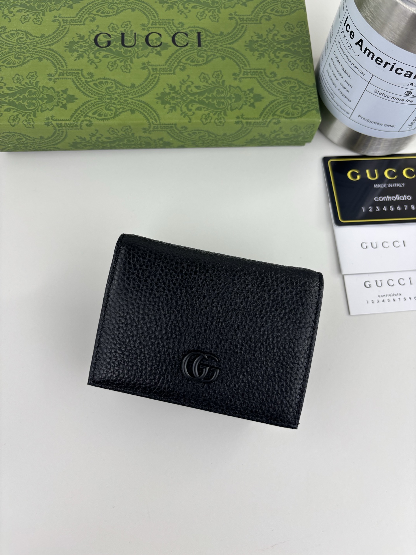 GUCCl 夏季新款，小型双G金属装饰，加深了隐蔽的标志感性的G gg玛蒙卡盒，与原有颜色组合搭配独特的变形，重新推出标
