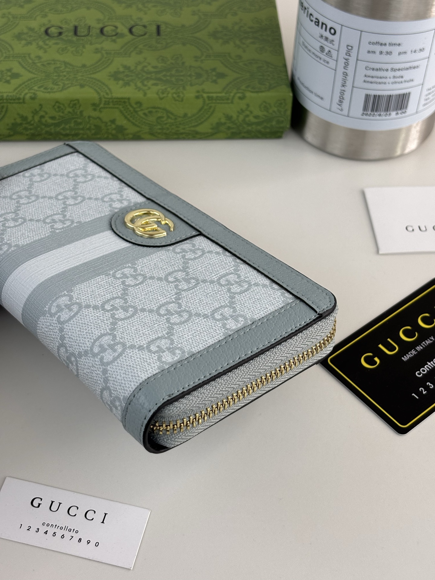GUCCl官网同步新款 Ophidia系列～拉链长夹,采用GGSupreme高级PVC面料配以标志性双G 五金唛头，经典