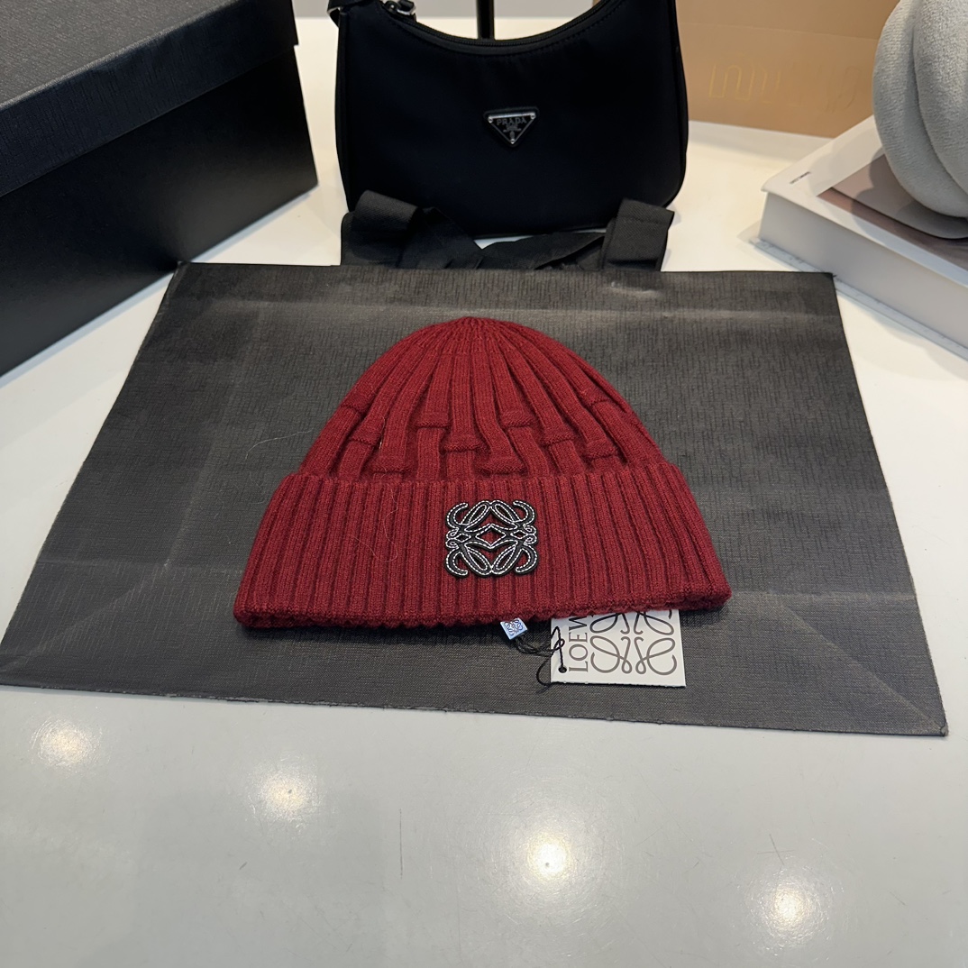NO:808992,LOEWE Luo Yiwei's new autumn and winter wool, head circumference 57cm, hat, scarf, socks, loewe, loewe, socks, hats19860909LOEWE罗意威秋冬新款毛线 头围57cm,帽子.围巾.袜子,loewe,loewe,socks,hats,accessory
