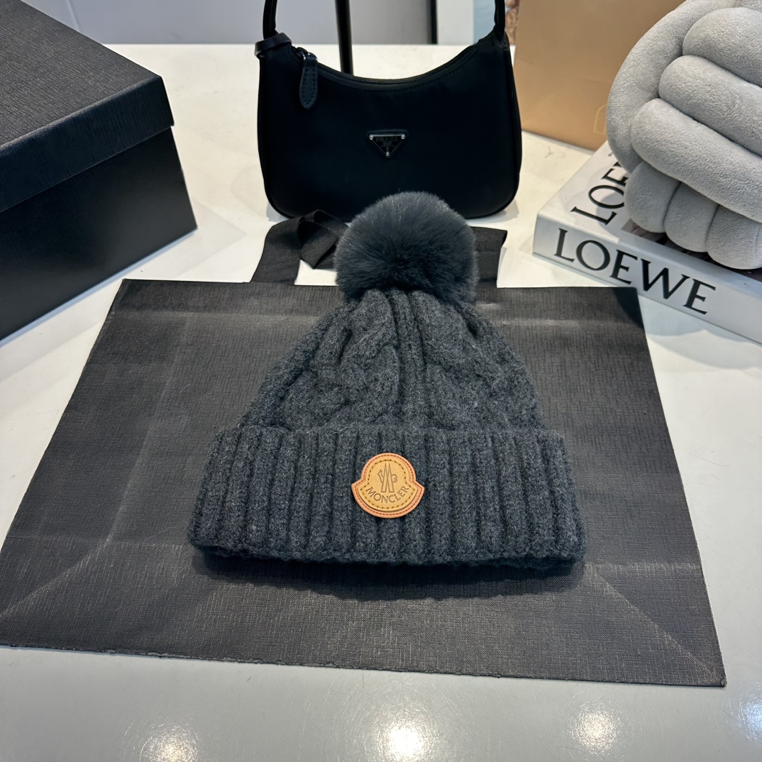 Moncler Classic Knit Beanie - Comprehensive