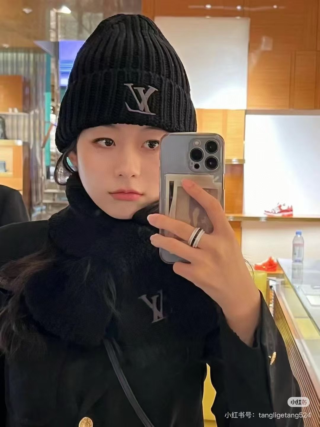 NO:809101,LV cold hat knitted woolen hat, hat, scarf, socks, louis vuitton, socks, hats19860909Lv冷帽针织毛线帽,帽子.围巾.袜子,louis vuitton,socks,hats,accessory