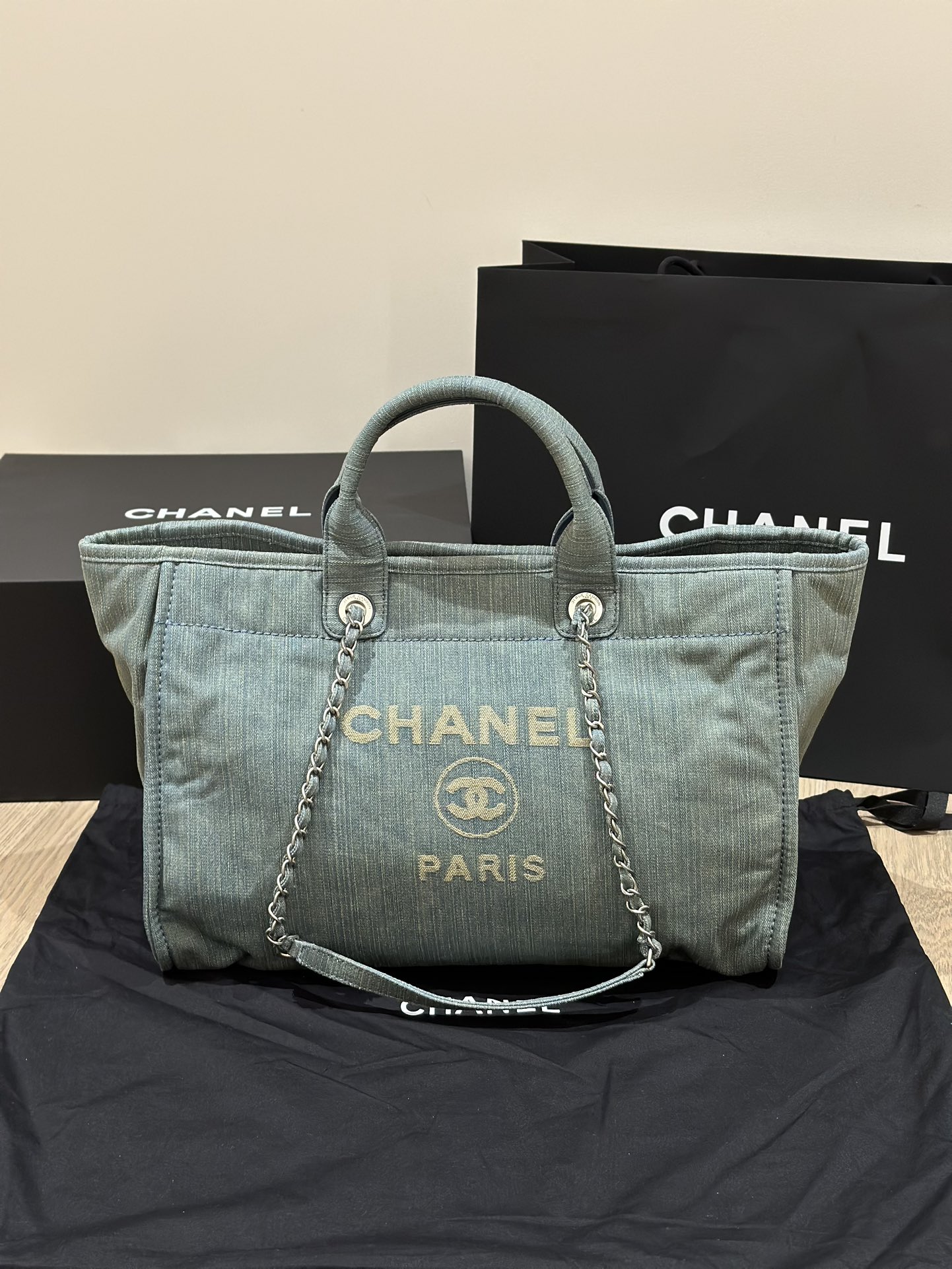 /850/1050/ Productos auténticos y a gran escala‼ ️ CHANEL 23 Bolso de playa de mezclilla desgastado lavado de primavera…