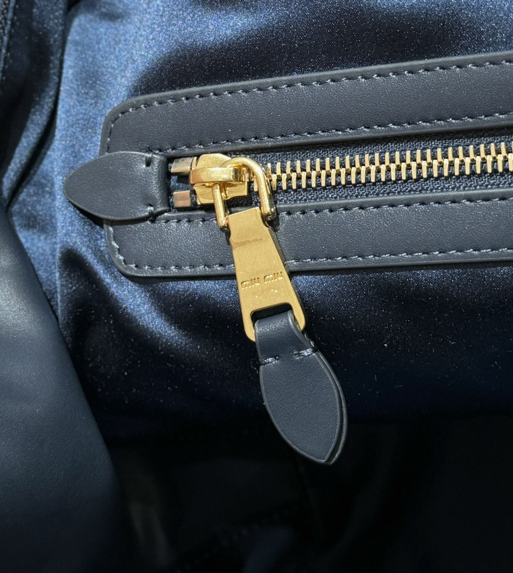 MiuMi*long wrist bowling ball/briefcase — photo 5