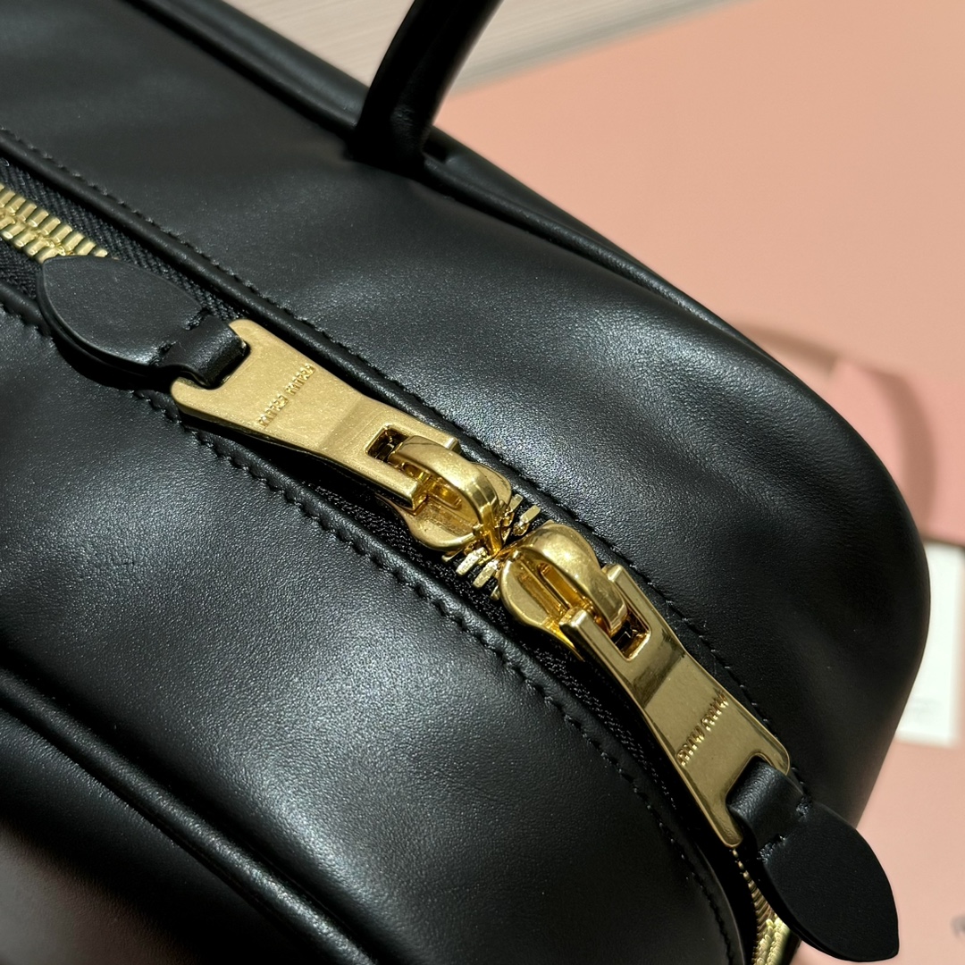 Briefcase photo 5
