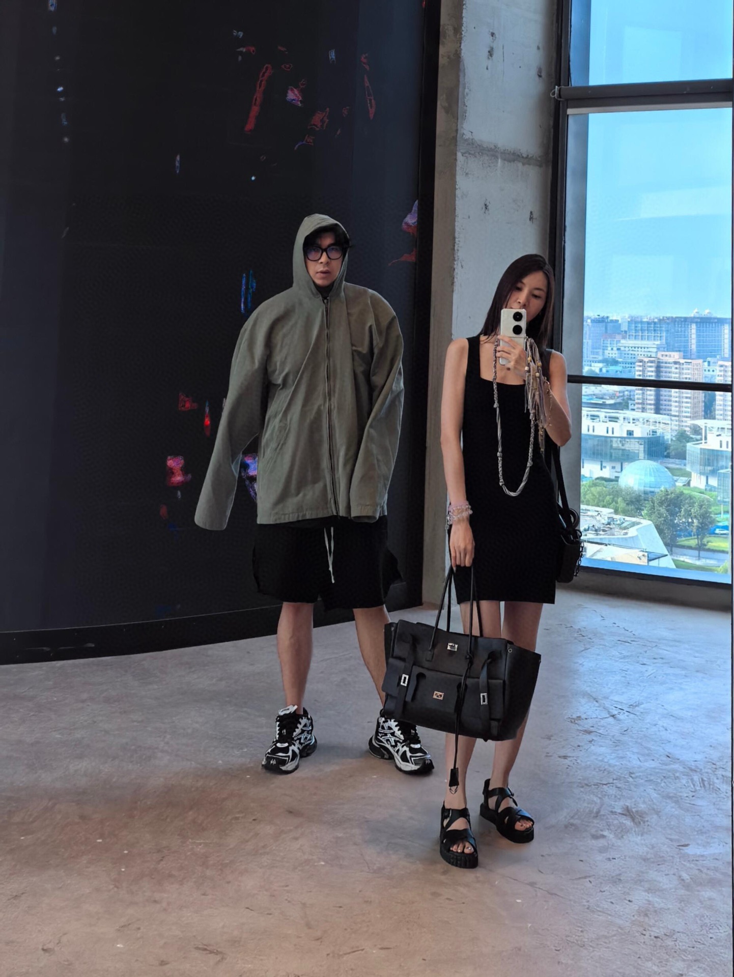 발렌시아가 벨 에어 가방 상세 이미지 5