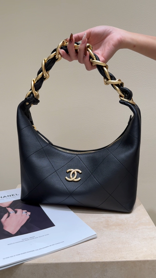 Agotado [Celebrar][Celebrar] Colección de alta costura Otoño e Invierno 25K👍👍 Bolso hobo Chane1 de cadena gruesa de 2…