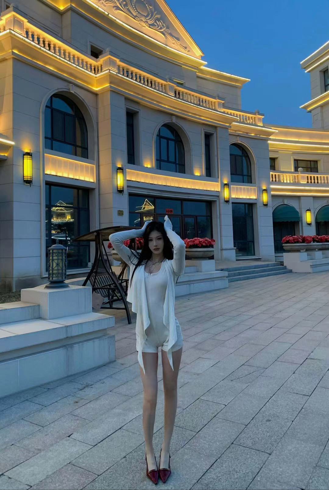 NO:460455,rick 2025 spring and summer new fashionable small vest short cardigan with sunscreen thin jacket SML, jackets & coats,alexander wang19860909rick 2025春夏新款洋气小坎肩短款开衫外搭防晒衣薄款外套 SML,,jackets & coats,alexander wang,Women's clothing