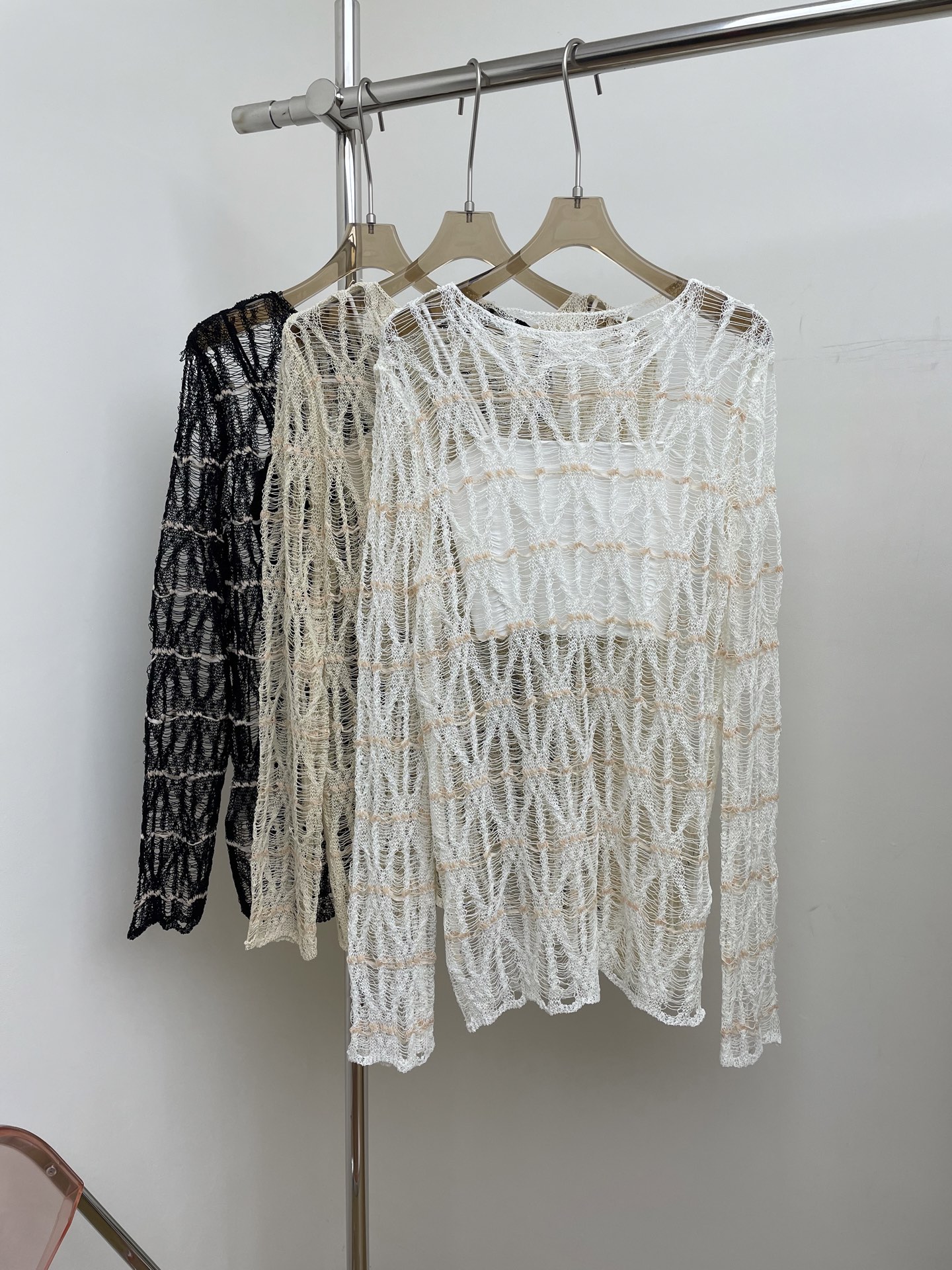 NO:469316,sw** 25ss diamond-shaped hollow knitted fairy clothes are here. The gentle fabric you don't miss this summer. It's so beautiful that the foul [color] [color] three-color sml real photo, stuart weitzman, alexander wang19860909sw** 25ss 菱格镂空针织 仙女衣来了 这个夏季不要错过的温柔织物 美到犯规[色][色]三色sml实拍图,,stuart weitzman,alexander wang,Women's clothing