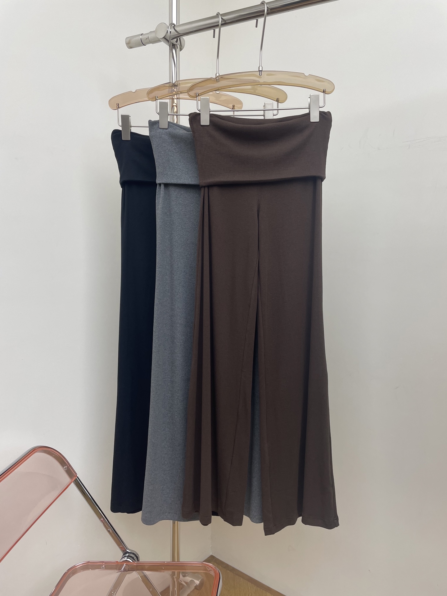 NO:464495,RA 2025 summer new folding waist trousers skirt, brand elastic thread fabric, fits the body, foldable low waist wide-leg style, sml, real photos, skirts, alexander wang19860909RA 2025夏季新款翻折腰头裤裙,品牌弹力螺纹面料,贴合身形,可翻折低腰阔腿版型,sml,实拍图,,skirts,alexander wang,Women's clothing
