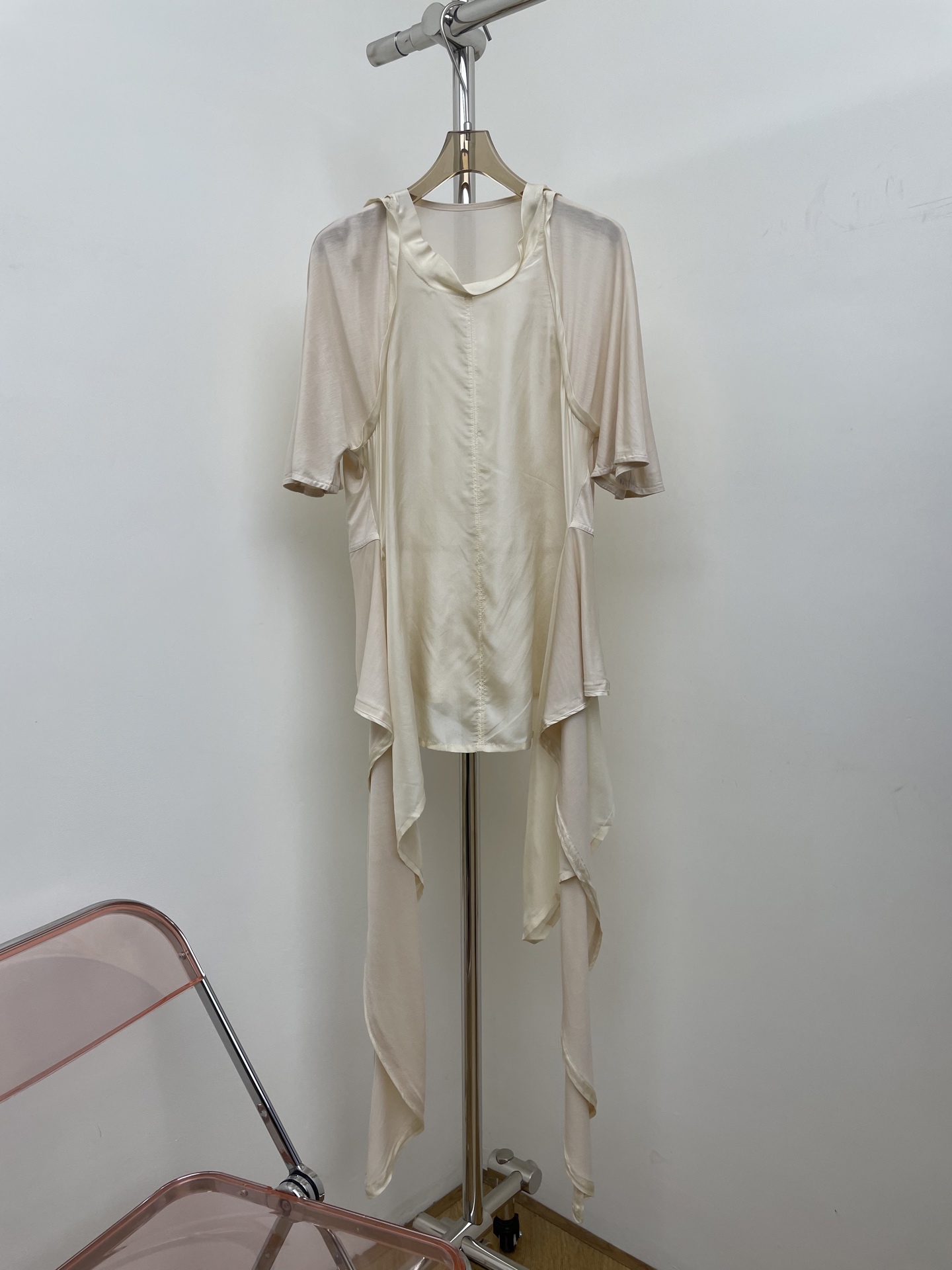 NO:471960,Lemaire's new silk streamer top, irregular visual communication, artistic sml in texture, real photos, real silk, alexander wang19860909Lemaire 新款真丝飘带上衣 不规则的视觉传达 质感里的艺术派sml 实拍图,,real silk,alexander wang,Women's clothing