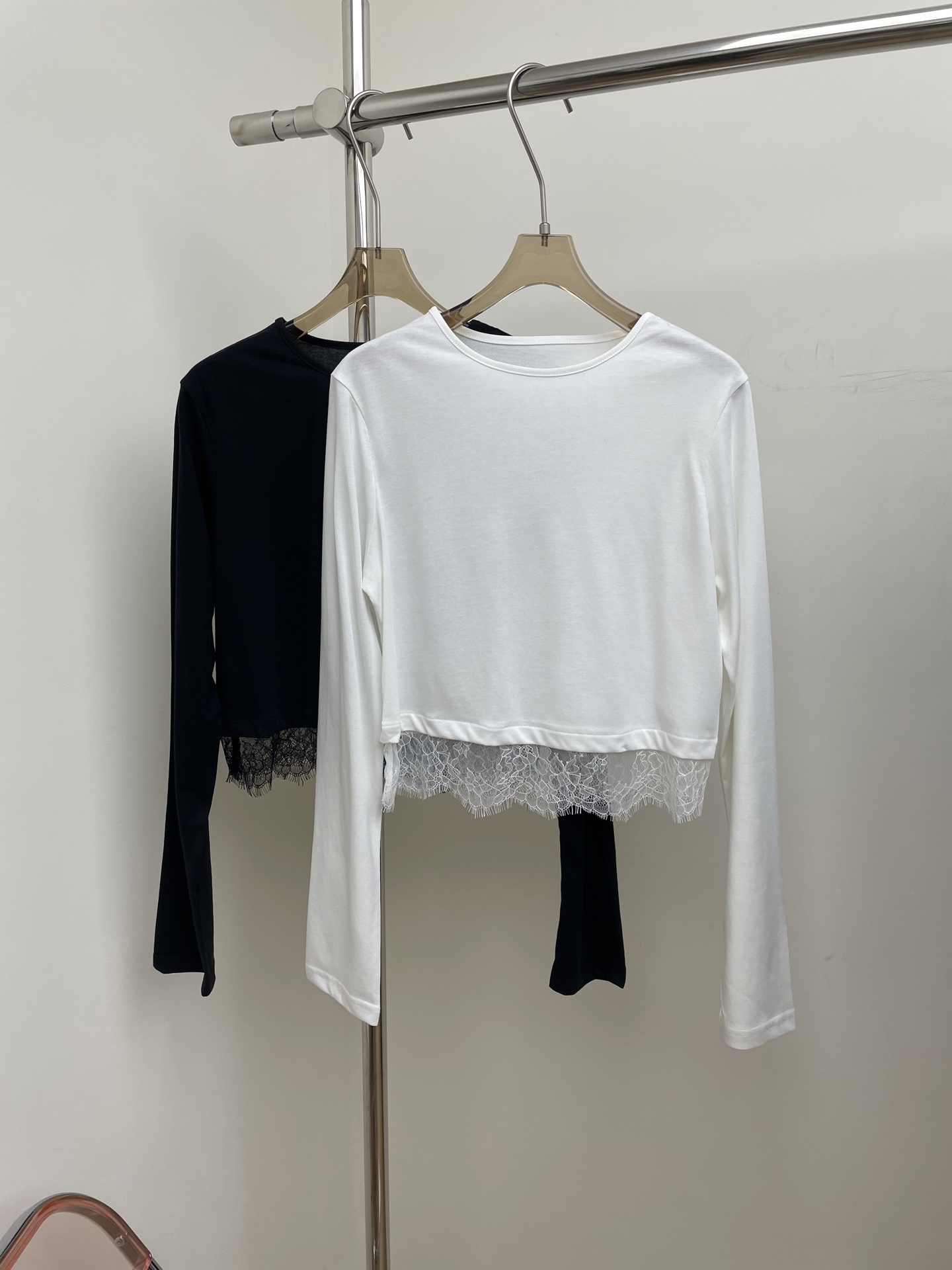 NO:474102,RA 2025 early autumn new lace long-sleeved blouse, moissan silk fabric, slick and cool touch, short style relaxed and fashionable.sml real photo, alexander wang19860909RA 2025早秋新款蕾丝长袖罩衫,莫桑蚕丝面料,爽滑冰凉触感,短款版型轻松时髦.sml 实拍图,,alexander wang,Women's clothing