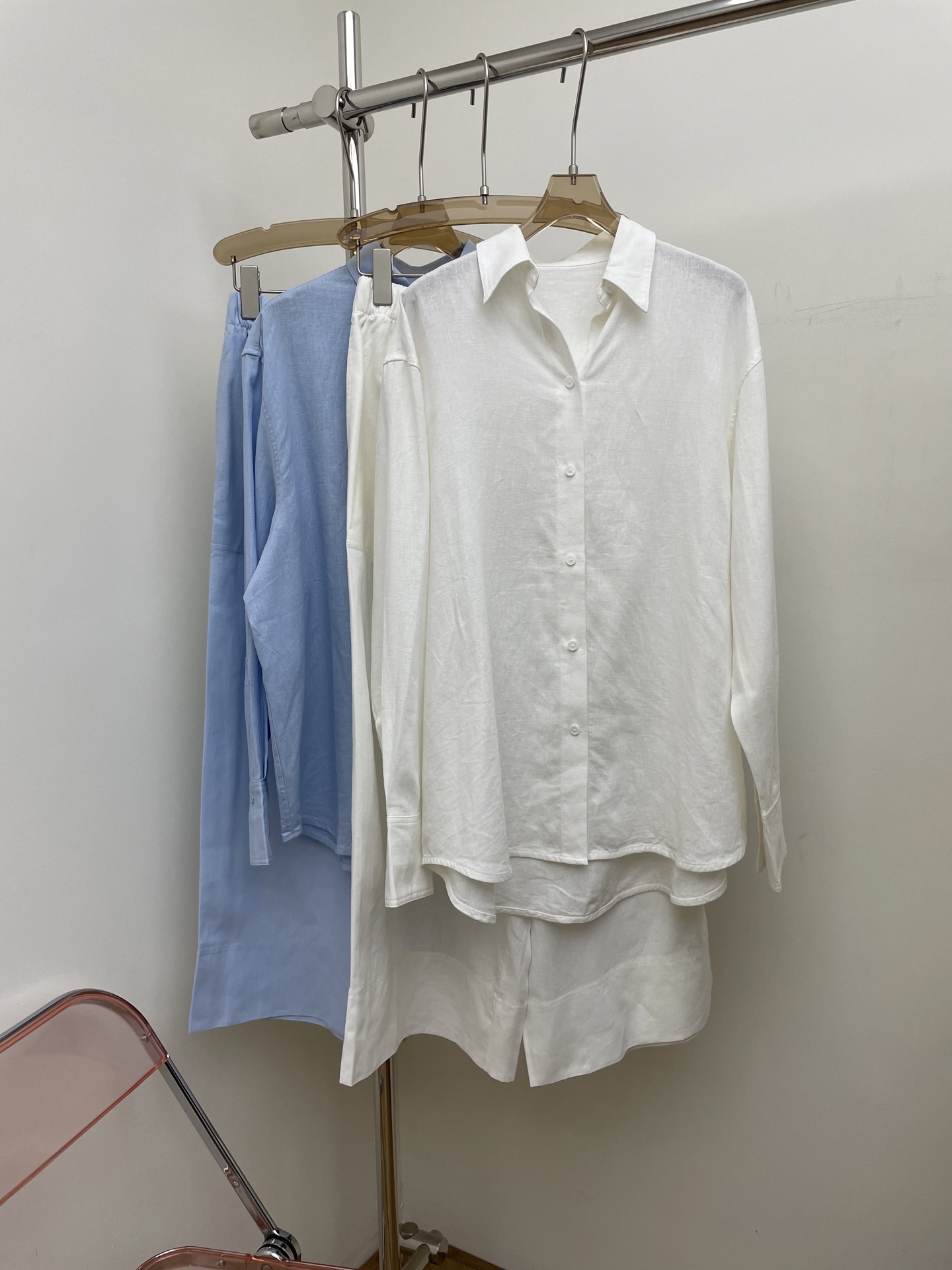NO:469289,TOTEME 2025 early autumn new cotton-linen blend loose shirt Cotton-linen texture Super comfortable White Blue 323436 p photo, Shirts, Alexander wang19860909TOTEME 2025早秋新款棉麻混纺宽松衬衫 棉麻质地 超级舒服 白色 蓝色 323436 p实拍图,,shirts,alexander wang,Women's clothing