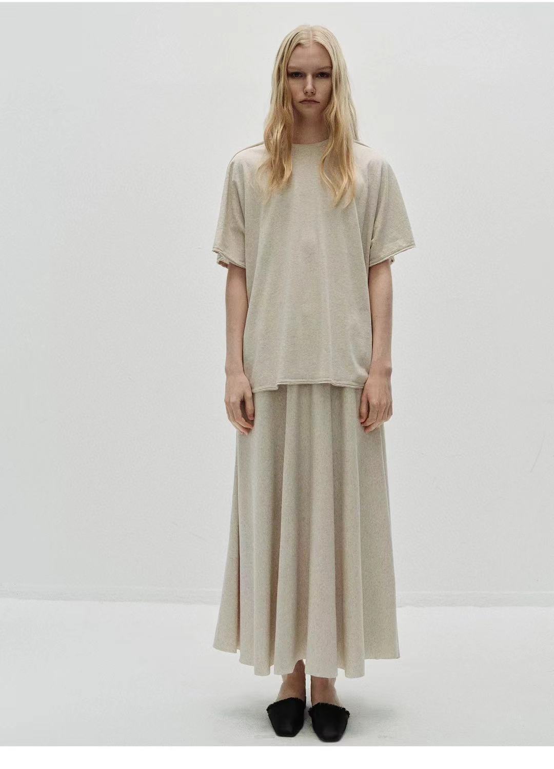 NO:460480,viktoriachan 2025 summer new T-shirt loose and wide shape to accommodate all kinds of figures, three colors and three codes sml p, chanel, tees, t-shirt, alexander wang19860909viktoriachan 2025夏季新款T恤 宽松阔形包容各类身材,三色三码 sml p,,chanel,tees，t-shirt,alexander wang,Women's clothing