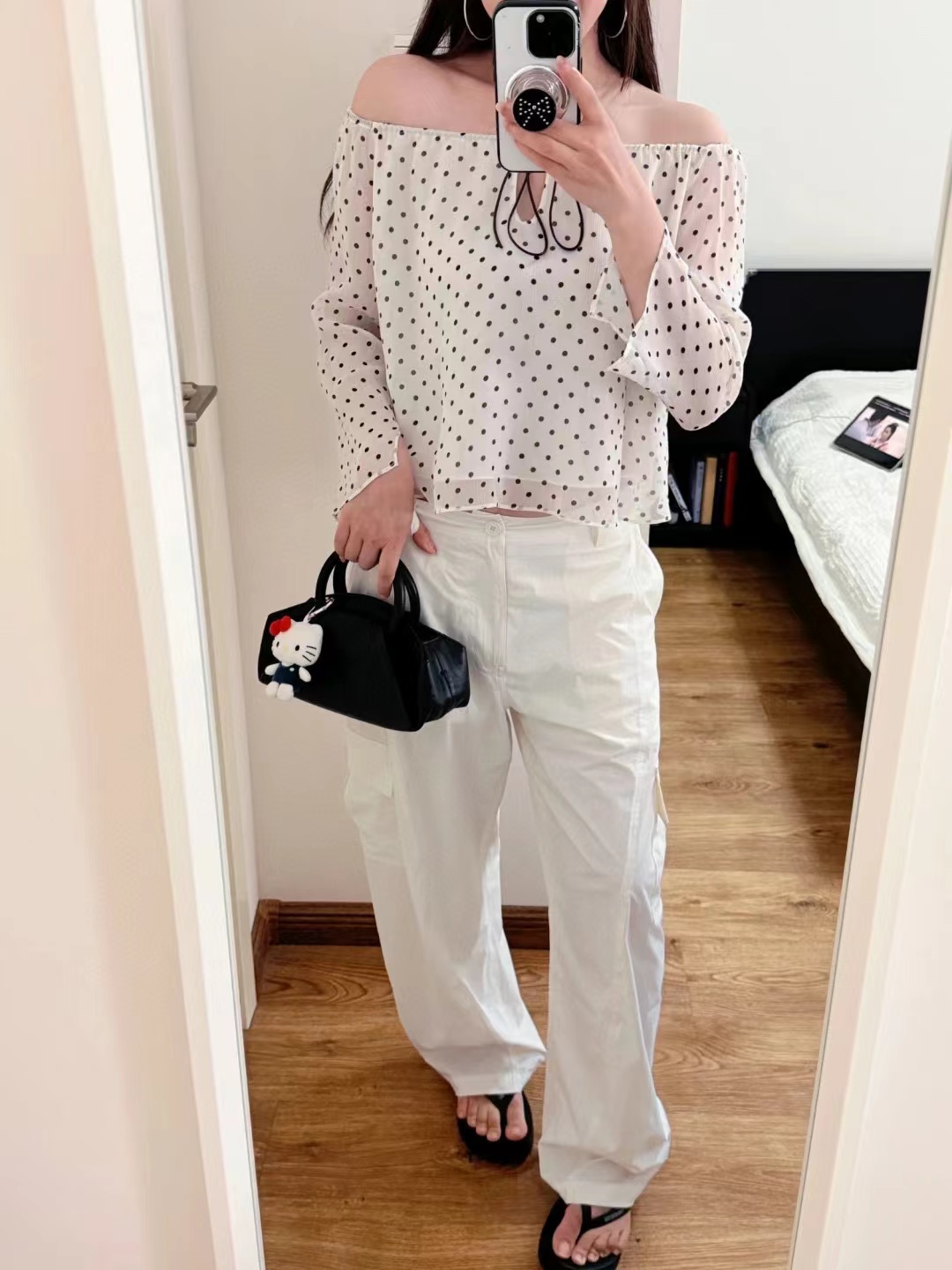 NO:469319,RA 2025 early autumn new cool banana pants, branded micro-stretch cool fabric, classic banana pants multi-pocket work design, SML,, alexander wang19860909RA 2025早秋新款凉感香蕉裤, 品牌微弹凉感面料, 经典香蕉裤多口袋工装设计, SML,,,alexander wang,Women's clothing