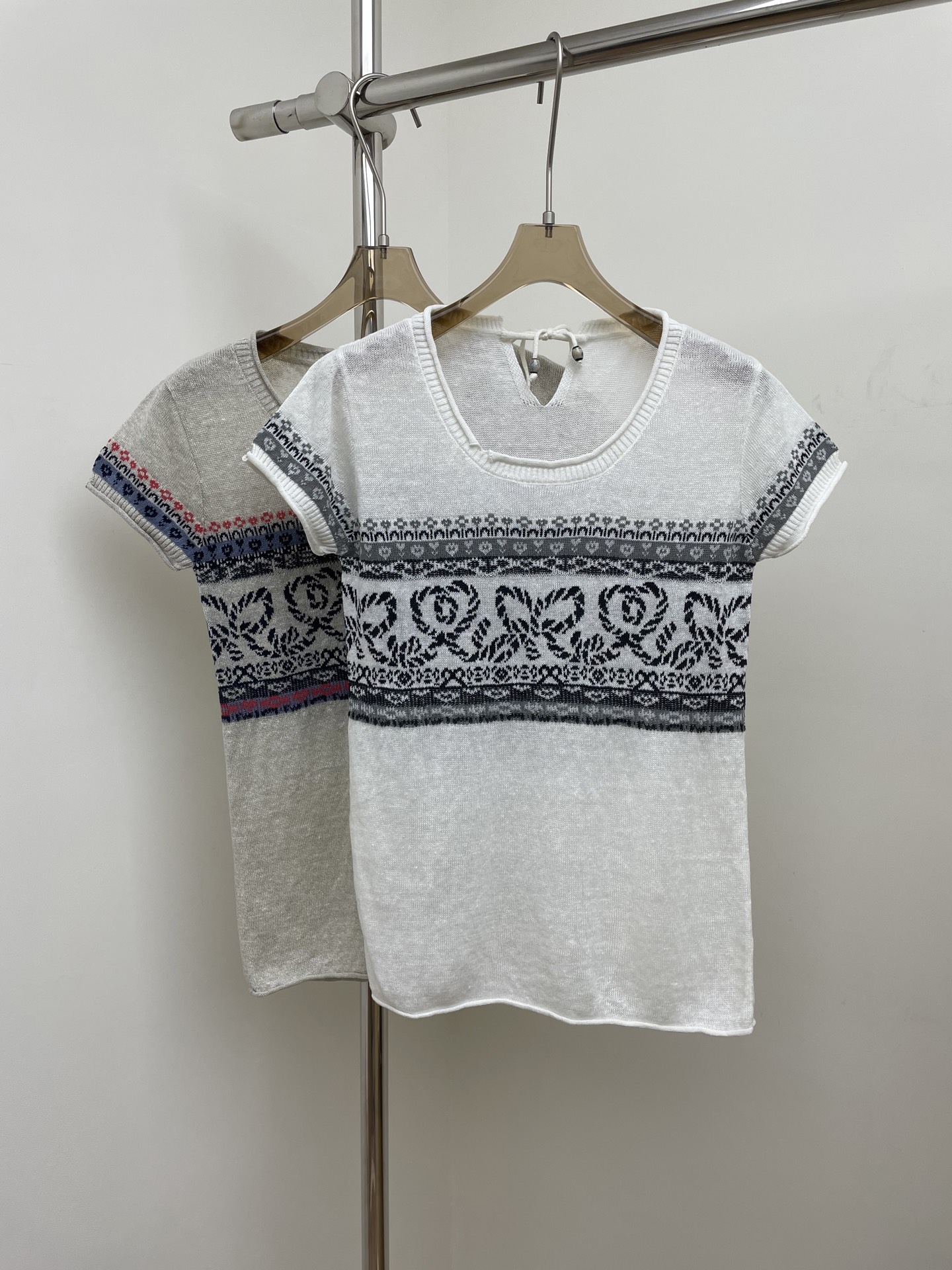 NO:462137,SC 2025 early autumn new knitted short sleeves fixed knitted and dyed fashionable and casual two colors and three codes sml real photos, T-shirt, alexander wang19860909SC 2025早秋新款针织短袖 定织定染 时髦随性 两色三码 sml 实拍图,,T-shirt,alexander wang,Women's clothing