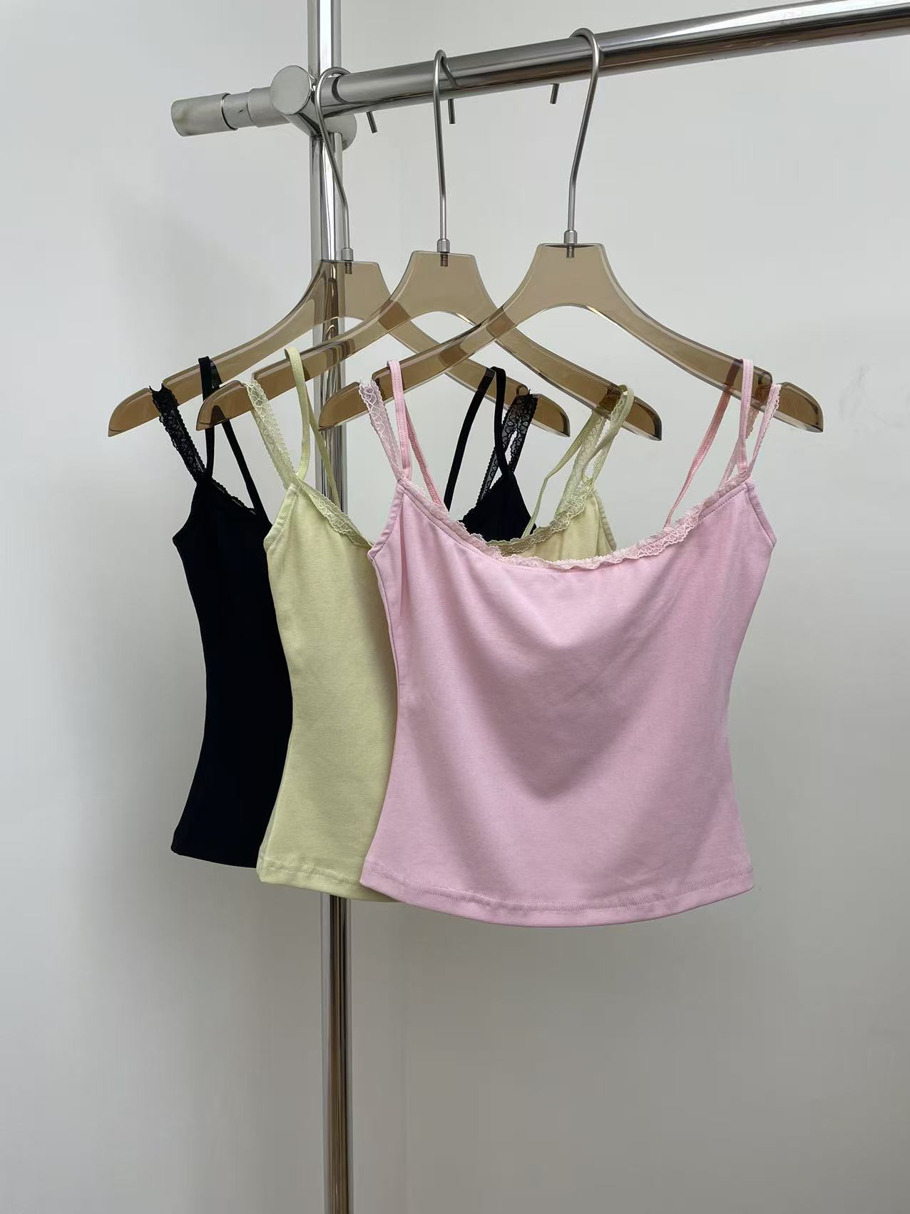 NO:462163,RA 2025 early autumn lace strap, exquisite lace strap, multiple double strap designs, three-color three-code sml real photos, alexander wang19860909RA 2025早秋蕾丝带饰吊带,精致蕾丝吊带,多种穿法双吊带设计,三色三码sml 实拍图,,alexander wang,Women's clothing