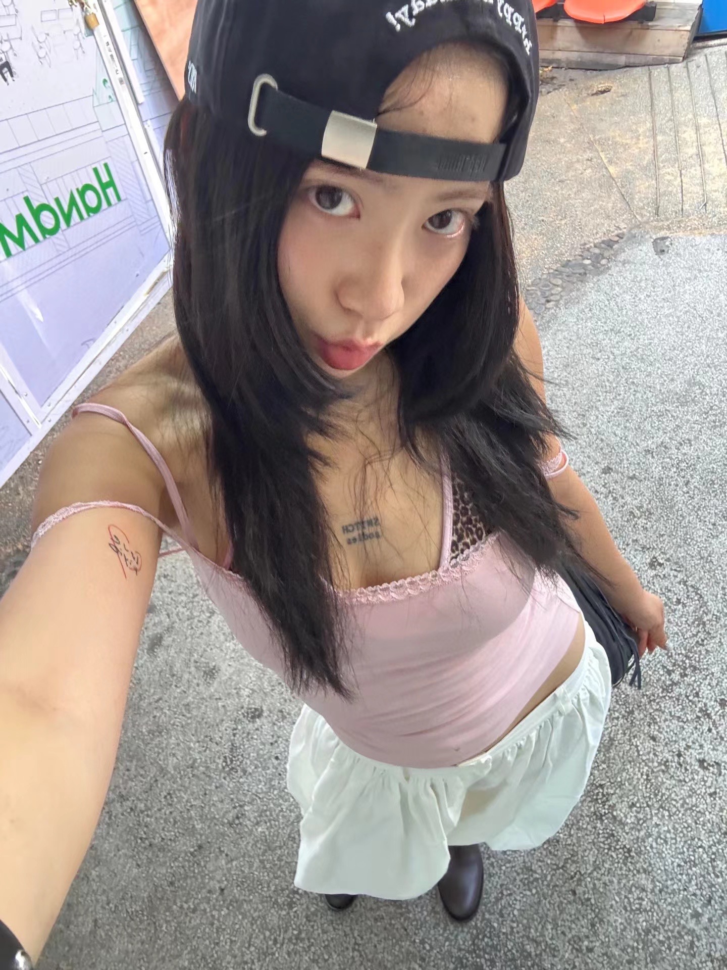 NO:462170,RA 2025 early autumn lace sling, exquisite lace sling, multiple double sling designs, three-color three-code sml, alexander wang19860909RA 2025早秋蕾丝带饰吊带,精致蕾丝吊带,多种穿法双吊带设计,三色三码sml,,alexander wang,Women's clothing