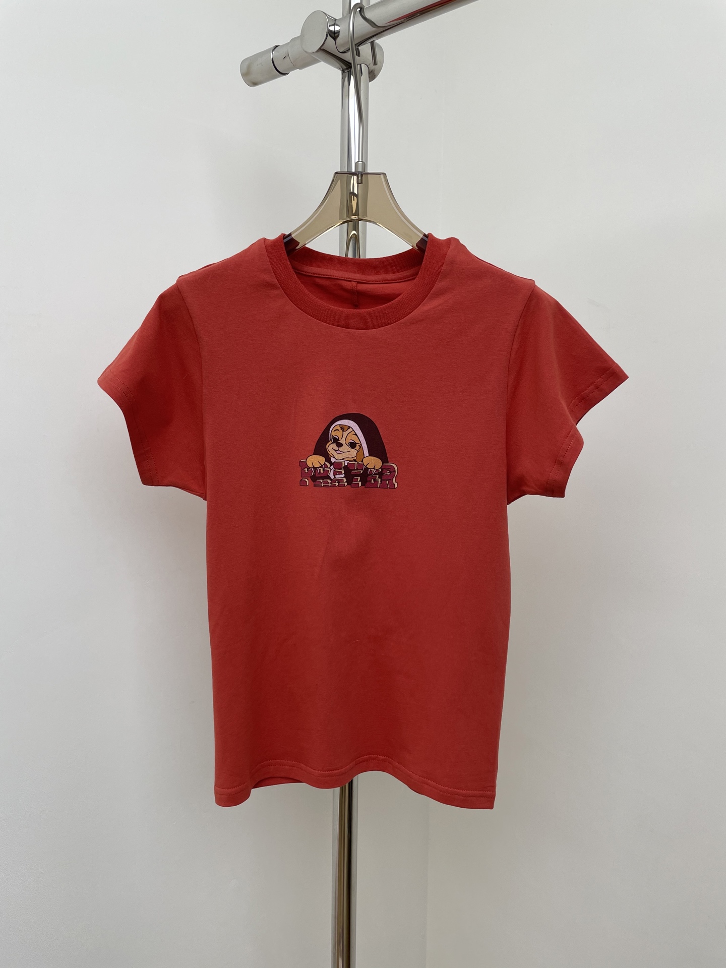 NO:460363,TR puppy printed T-shirt. The overall color after washing is retro and aging effect, summer slim-fitting small flying sleeves short Tee, strong vintage style sml real photos, tees, t-shirt, alexander wang19860909TR小狗印花T恤.水洗后整体颜色复古做旧效果,夏日修身小飞袖短Tee,浓烈的vintage风格 sml 实拍图,,tees，t-shirt,alexander wang,Women's clothing