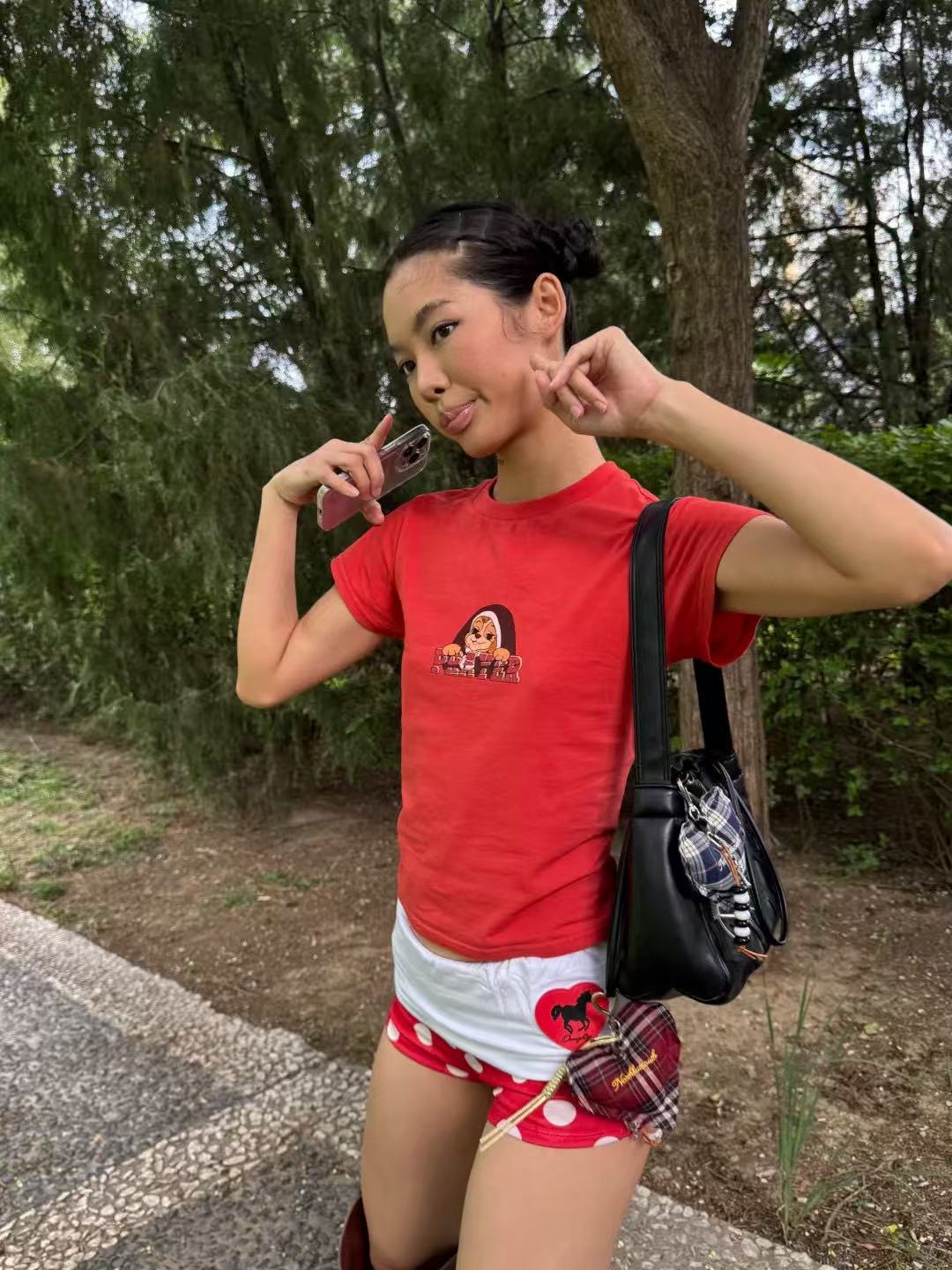 NO:460370,TR puppy printed T-shirt. The overall color after washing is retro aging effect, summer slim-fitting small flying sleeves short Tee, strong vintage style sml, tees, t-shirt, alexander wang19860909TR小狗印花T恤.水洗后整体颜色复古做旧效果,夏日修身小飞袖短Tee,浓烈的vintage风格 sml,,tees，t-shirt,alexander wang,Women's clothing