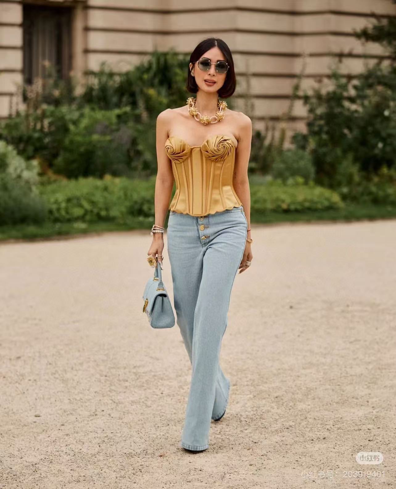 NO:462121,schiaparelli 2025 autumn and winter new style jeans with open mold custom buttons, micro-flare trousers, super long legs sml, jeans, alexander wang19860909schiaparelli 2025秋冬新款牛仔裤 开模定制扣子 微喇裤型 超显腿长 sml,,jeans,alexander wang,Women's clothing