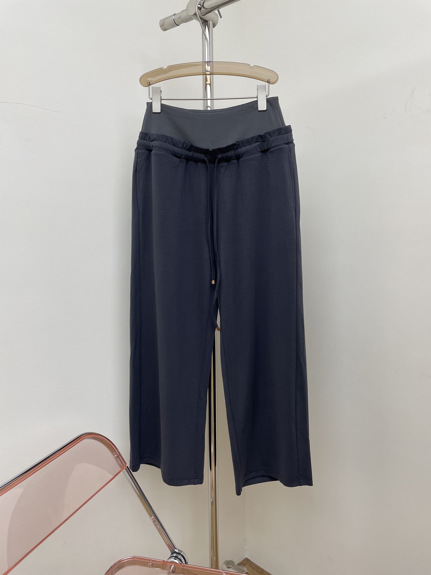 NO:471041,MS 2025 early autumn new sand-washed wide-leg pants, loose trousers legs design fabric draped and smooth to show a relaxed atmosphere.sml real photo, alexander wang19860909MS 2025早秋新款砂洗阔腿裤,宽松裤腿设计面料垂坠爽滑尽显松弛氛围.sml 实拍图,,alexander wang,Women's clothing