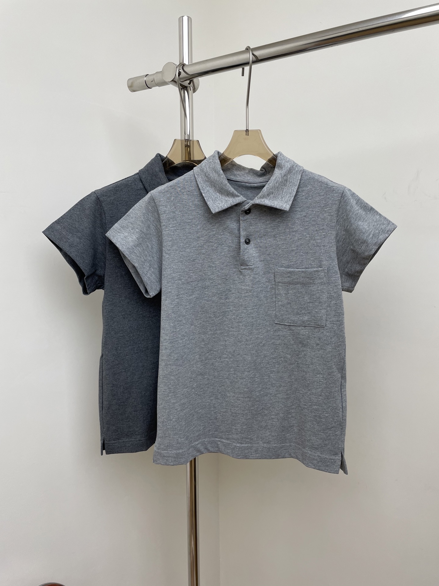 NO:471057,D 2025 new slim POLO shirt, selected high-weight pure cotton fabric, continues the classic design, simple and versatile, sml real photos, alexander wang19860909D 2025新款修身POLO衫,甄选高克重纯棉面料,延续经典版型设计,简约百搭,sml 实拍图,,alexander wang,Women's clothing