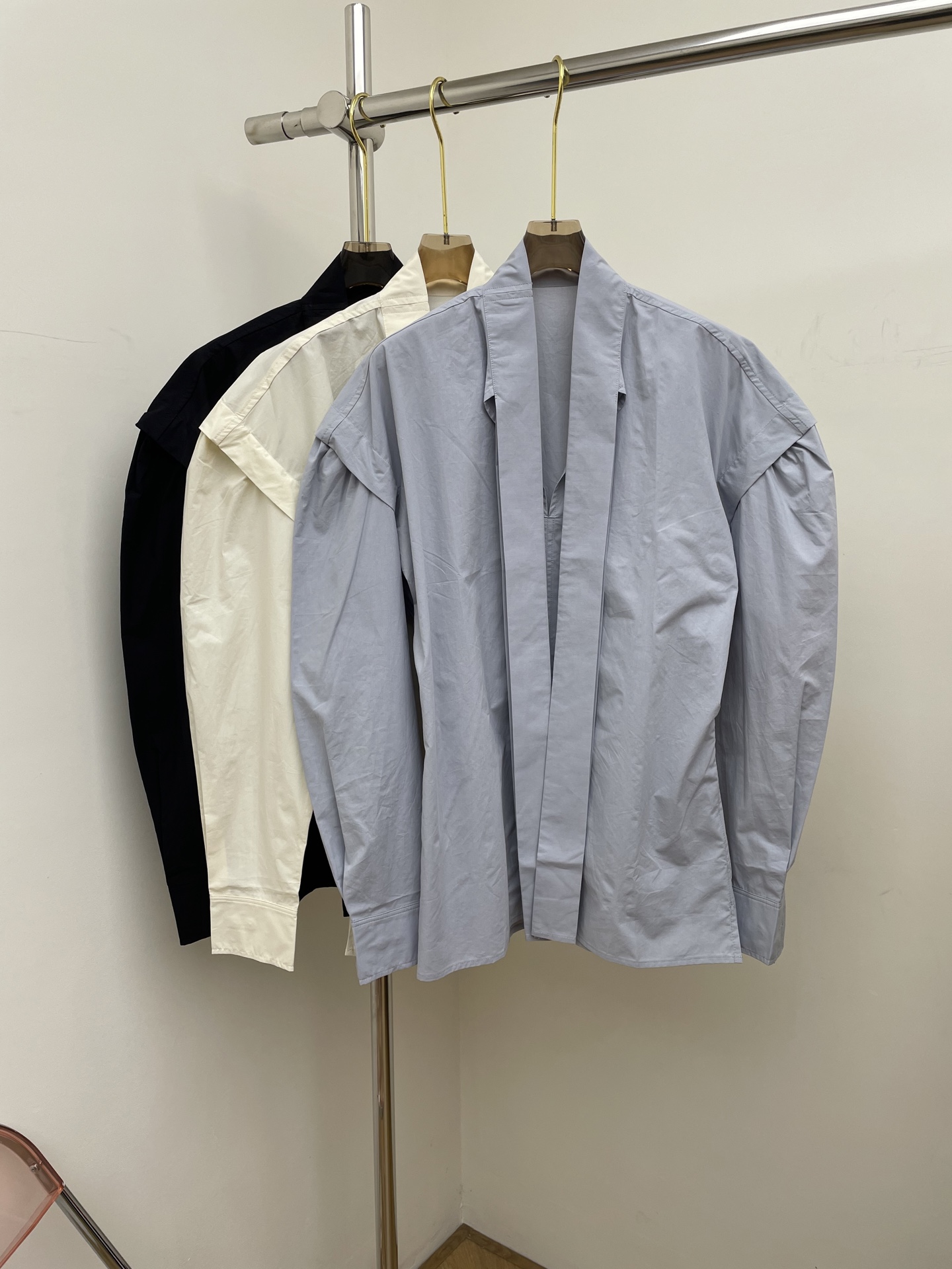 NO:471068,lemair* 2025 autumn and winter new shirt lace-up design soft and comfortable fabric, fashionable three colors and three codes 343638 real photos, shirts, alexander wang19860909lemair* 2025秋冬新款衬衫 系带设计 面料柔软舒适 廓形时髦三色三码 343638 实拍图,,shirts,alexander wang,Women's clothing