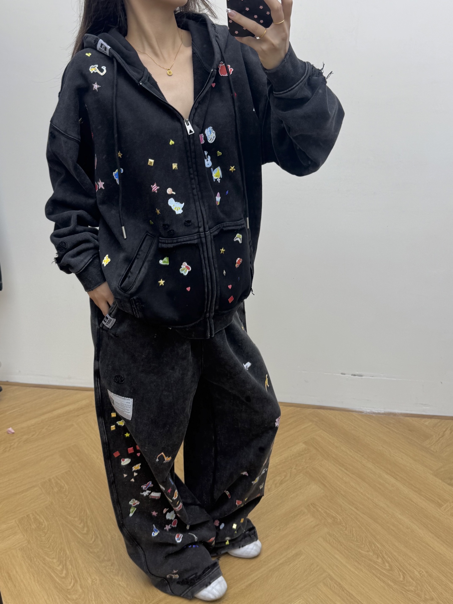 NO:481518,mihara yasuhiro Sanyuan Yasuhiro 2025 autumn and winter new sweatshirt set cartoon sticker crafts full of trendy men and women xssmlxl set, hoodie, sweatshirts, alexander wang19860909mihara yasuhiro三元康裕 2025秋冬新款卫衣套装 卡通贴纸工艺 潮流感满满 男女同款 xssmlxl 一套,,hoodie,sweatshirts,alexander wang,Women's clothing