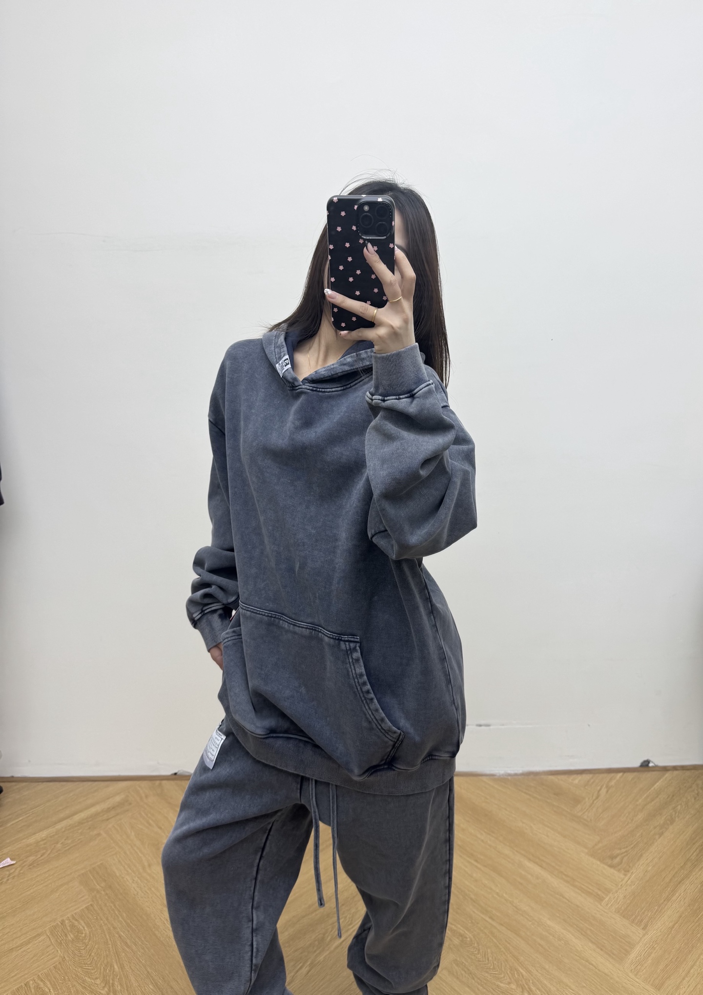 NO:484283,mihara yasuhiro Sanyuan Kangyu 2025 autumn and winter new hooded sweatshirts, washing water and old craftsmanship are extremely complicated, men and women are the same style, three colors and four codes smlxl, hoodie, sweatshirts, hats, alexander wang19860909mihara yasuhiro三元康裕 2025秋冬新款连帽卫衣 洗水做旧工艺极其繁琐 男女同款 三色四码 smlxl,,hoodie,sweatshirts,hats,alexander wang,Women's clothing