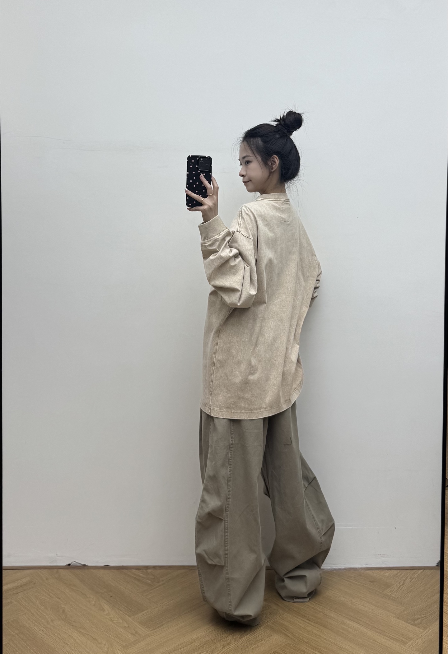 NO:484295,mihara yasuhiro Sanyuan Kangyu 2025 autumn and winter new round neck long sleeve t washing and old-fashioned process is extremely complicated, the same style as men and women, three colors and four codes smlxl P,,alexander wang19860909mihara yasuhiro三元康裕 2025秋冬新款圆领长袖t 洗水做旧工艺极其繁琐 男女同款 三色四码 smlxl P,,alexander wang,Women's clothing