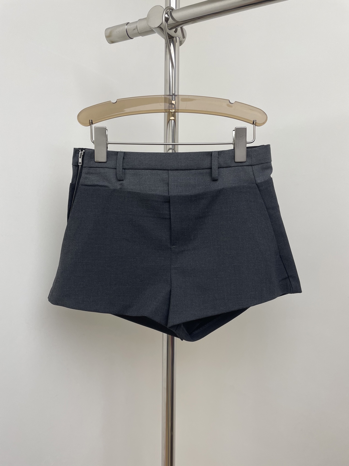 NO:499112,TS 2025 early autumn new double waist shorts, double waist hollow design, two height switching, can place the clothes into the double waist compartment, SML real photos, shorts, alexander wang19860909TS 2025早秋新款双腰头短裤,双腰头镂空设计,两个高度切换,可将衣摆放进双腰头隔层,SML 实拍图,,shorts,alexander wang,Women's clothing