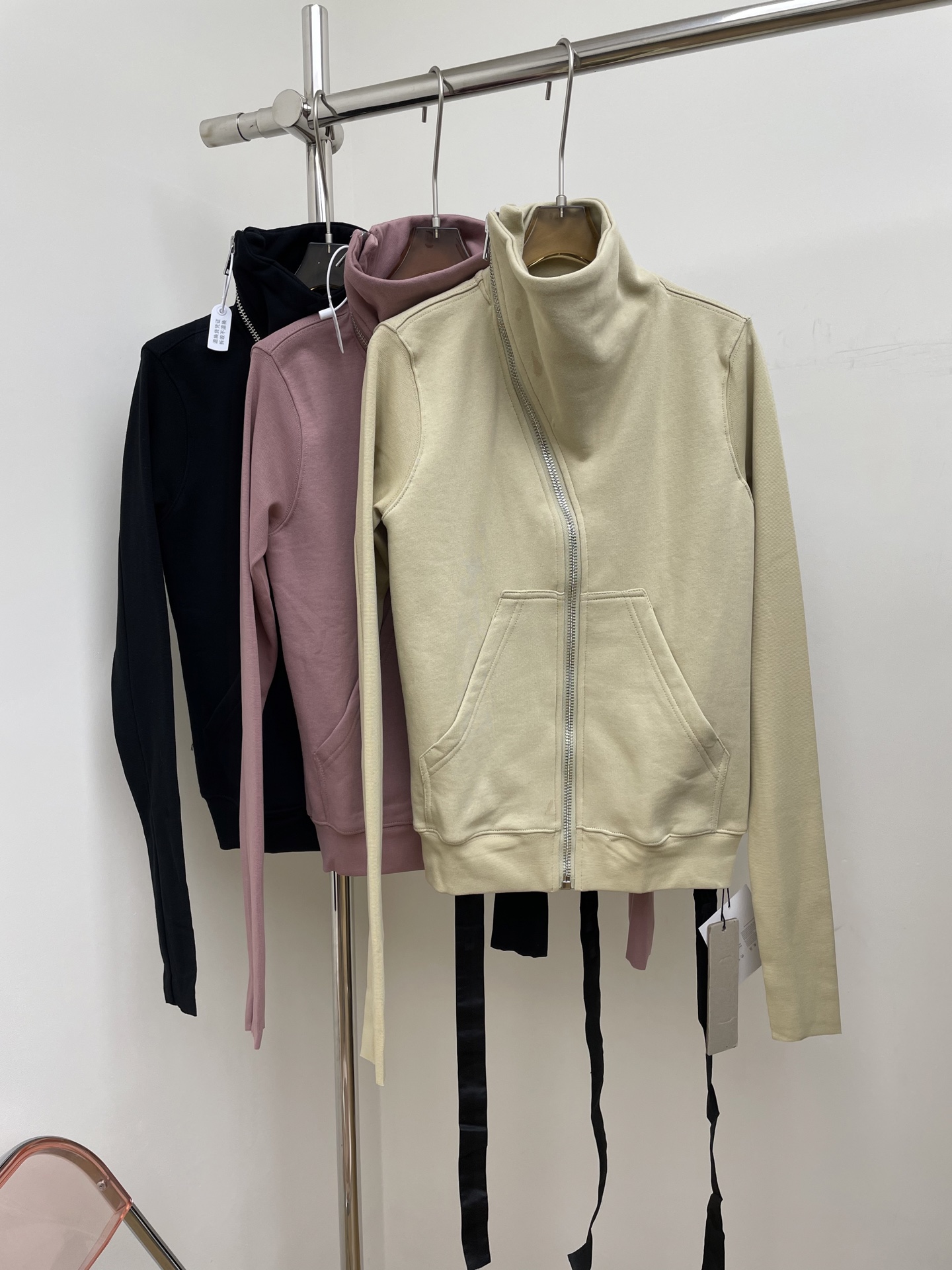 NO:500628,Rick Owens 2025 autumn and winter new sweatshirt, turtleneck zipper short design, three-color three-code sml real photos, hoodie, sweatshirts, alexander wang19860909Rick Owens 2025秋冬新款卫衣 高领拉链短款设计 三色三码 sml 实拍图,,hoodie,sweatshirts,alexander wang,Women's clothing