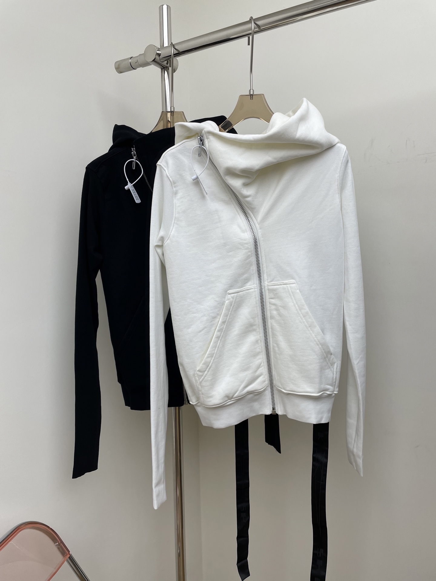 NO:500638,rick owens 2025 autumn and winter new style, classic versatile ribbed sleeve splicing slim fit sweater hoodie YB quality SML real photos, hoodie, sweatshirts, hats, alexander wang19860909rick owens 2025秋冬新款 副线经典百搭罗纹袖子拼接修身版型卫衣巫师帽衫 YB品质 SML 实拍图,,hoodie,sweatshirts,hats,alexander wang,Women's clothing