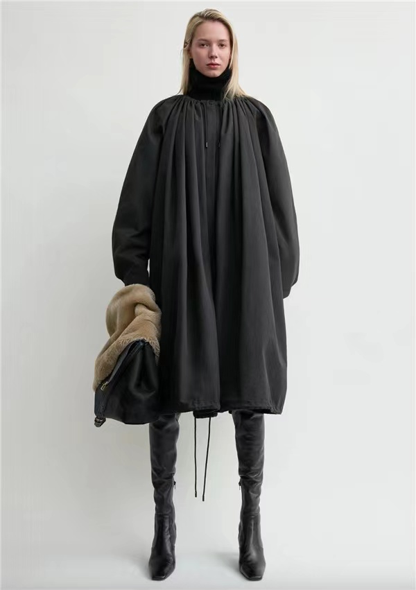 NO:504010,totem* 2025 autumn and winter windbreaker jacket. Parachute style. Fashionable and relaxed. Two colors and three codes 343638,,jackets & coats,alexander wang19860909totem* 2025秋冬风衣外套.降落伞式版型.时髦松弛感拉满 .两色三码 343638,,jackets & coats,alexander wang,Women's clothing