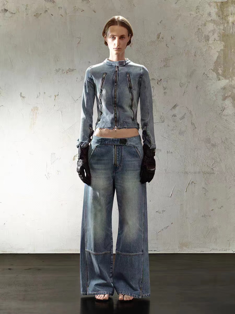 NO:505095,TR 2025 autumn and winter new split sticky jeans, heavy-duty washing and old cutting styling design, inspired by motorcycle pants details. SML, jeans, alexander wang19860909TR 2025秋冬新款分割粘扣牛仔裤,重工水洗做旧切割造型设计,以机车裤细节为灵感.SML,,jeans,alexander wang,Women's clothing